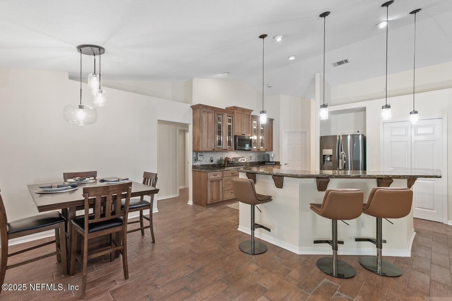213 SEAMIST Court