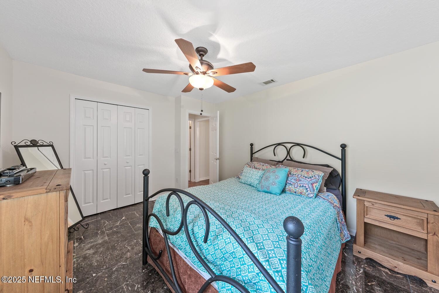 213 SEAMIST Court