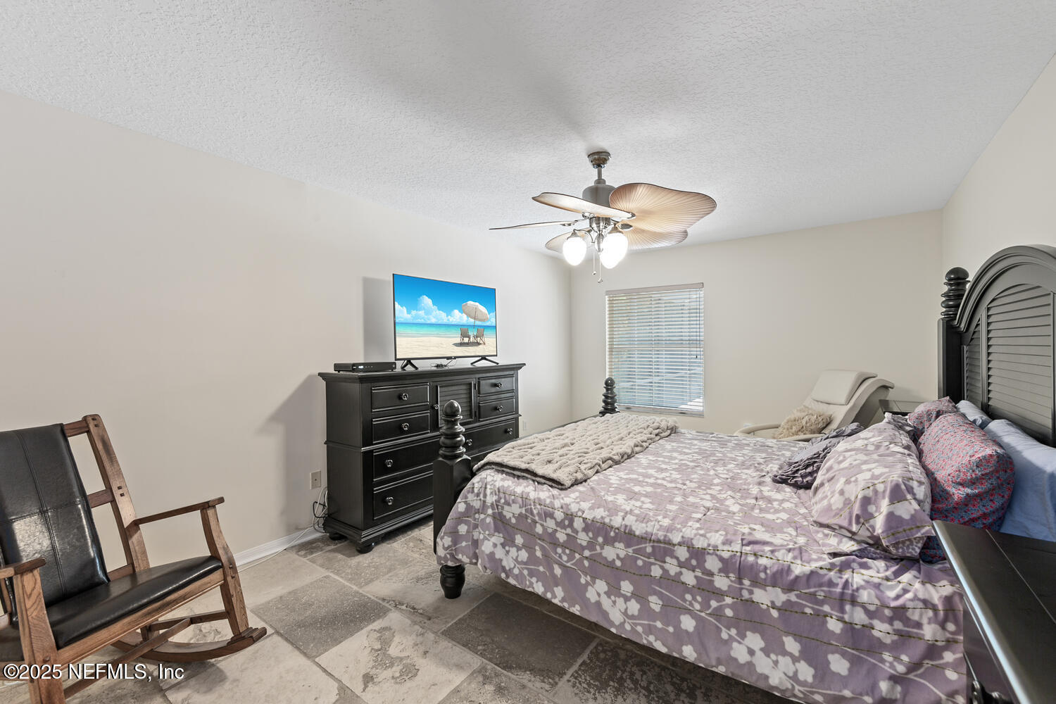 213 SEAMIST Court