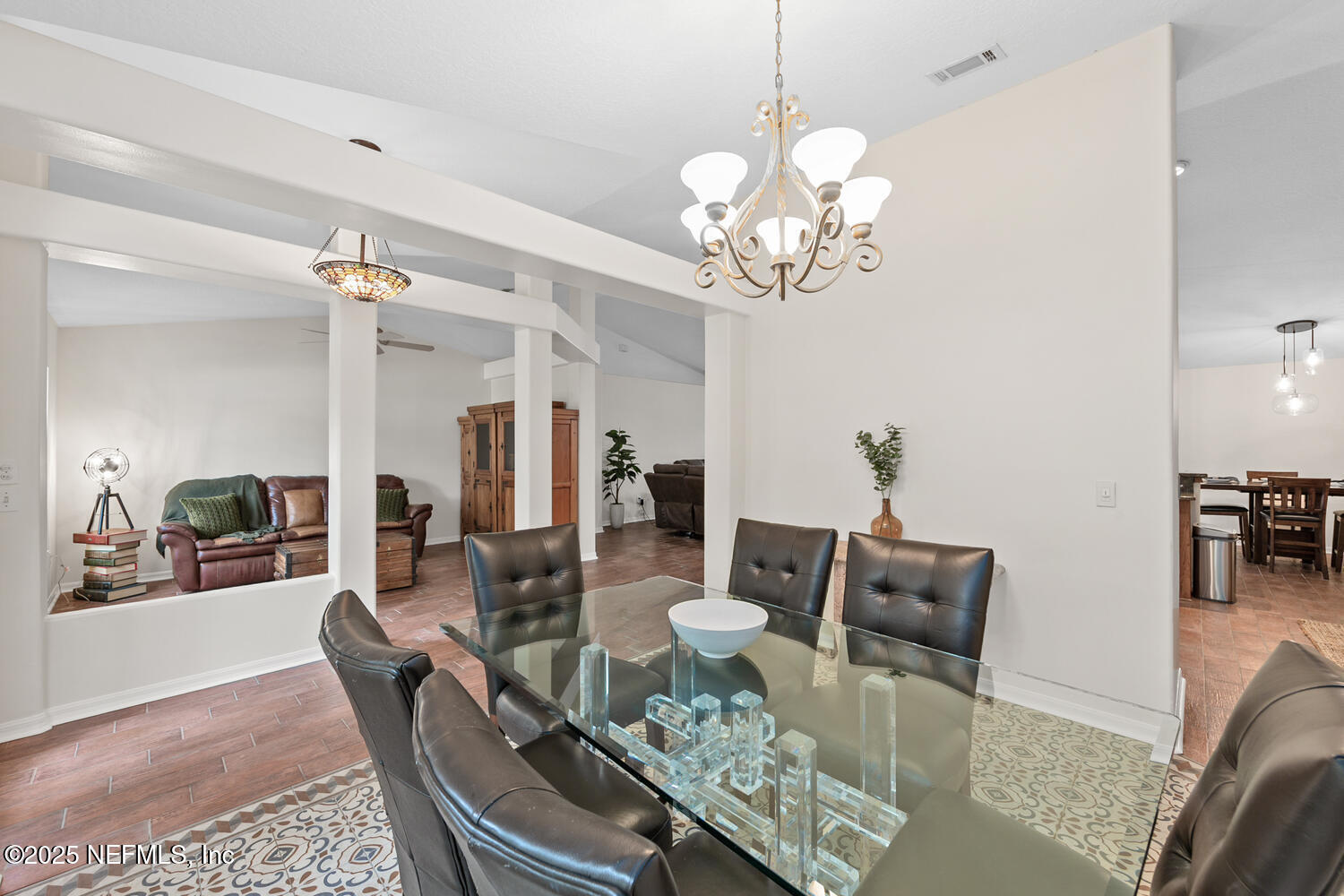 213 SEAMIST Court