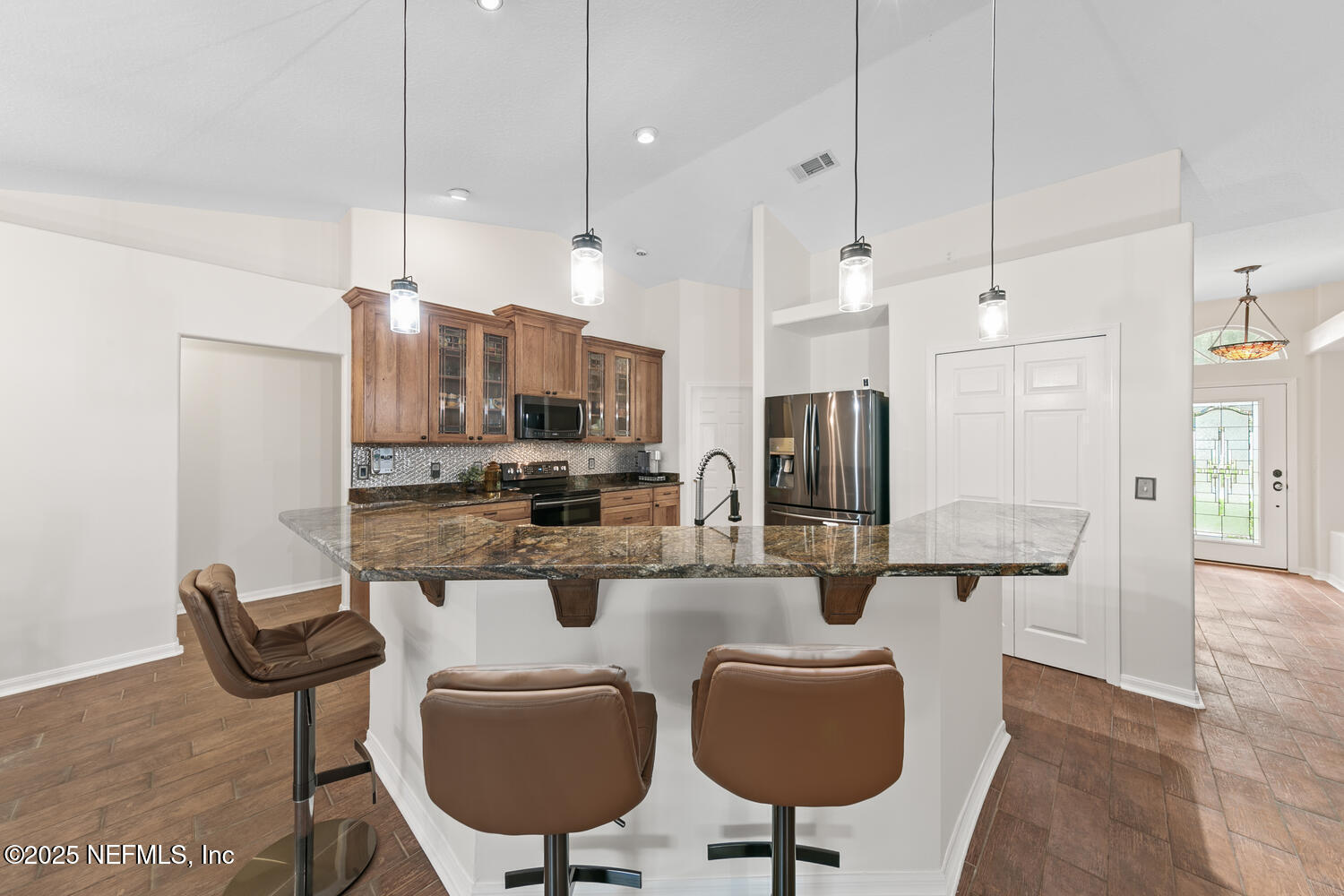 213 SEAMIST Court
