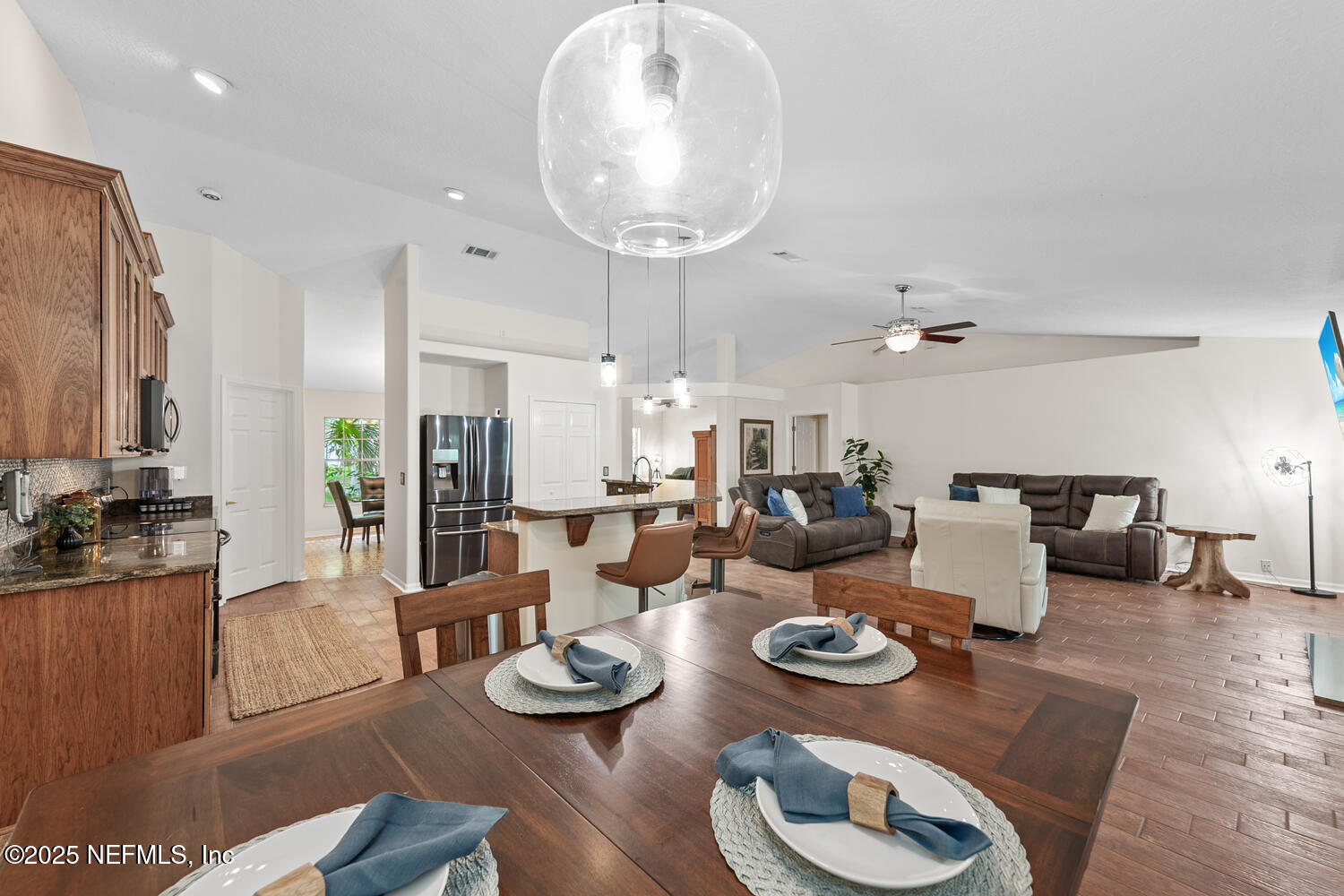 213 SEAMIST Court