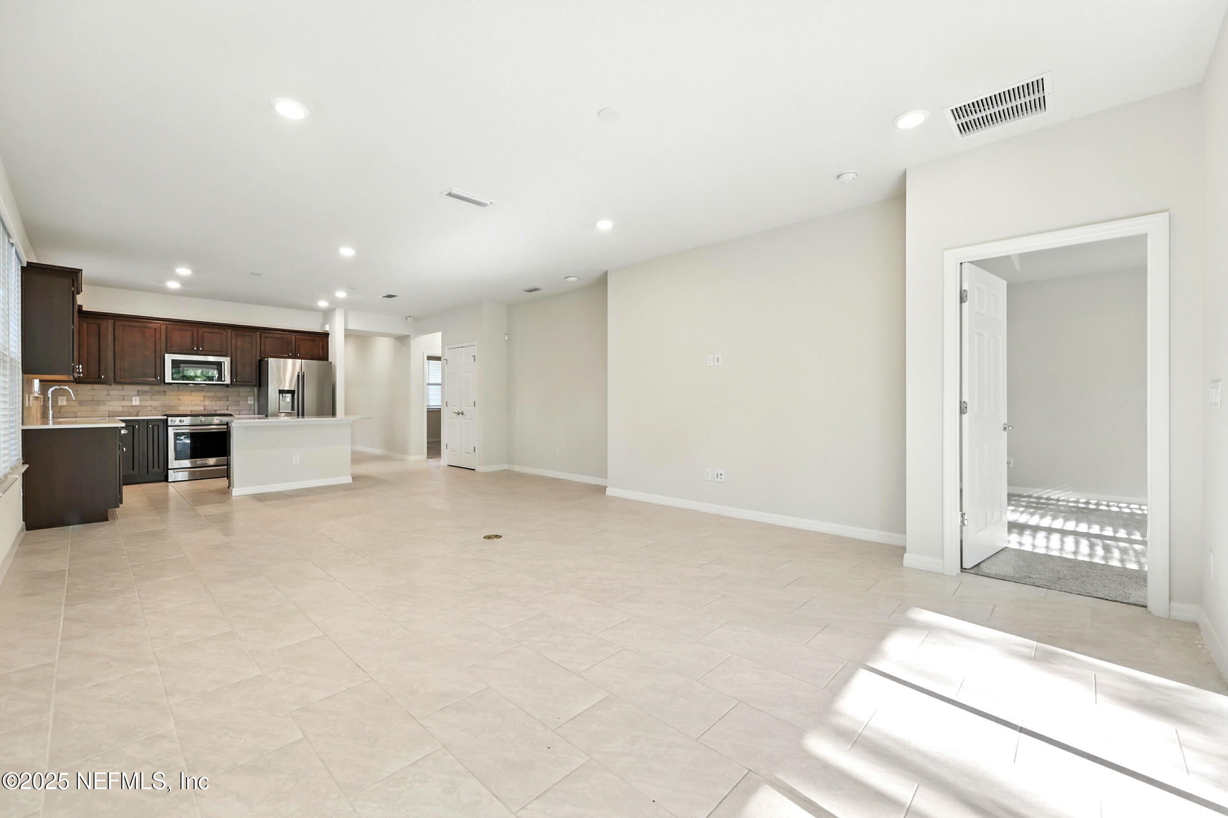 101 GLENHURST Avenue