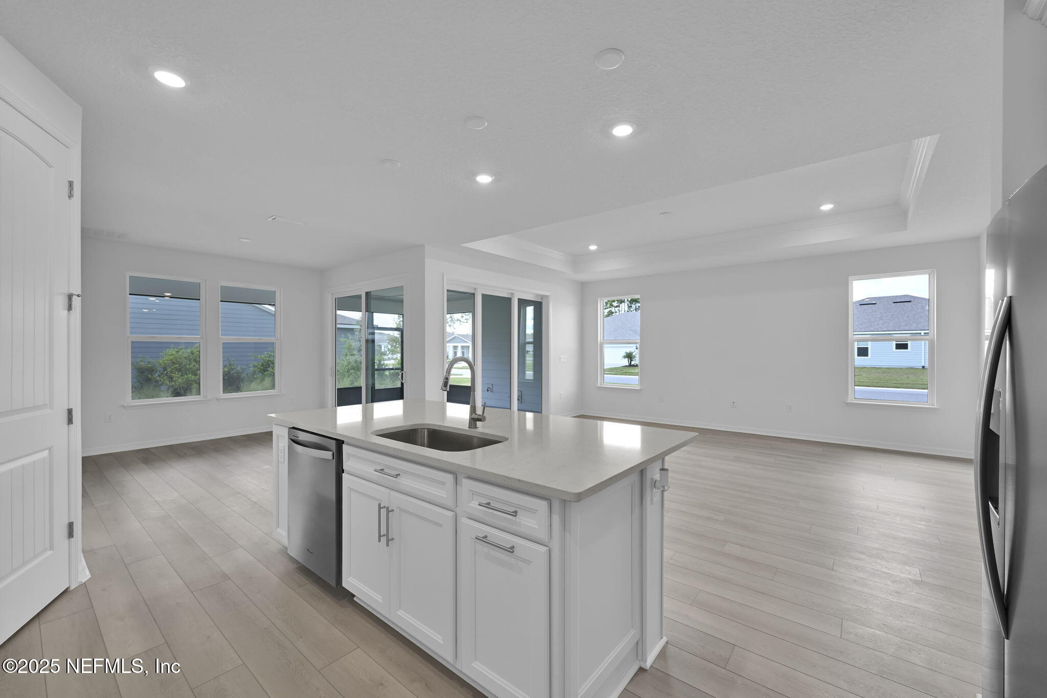 208 CURVED BAY Trail