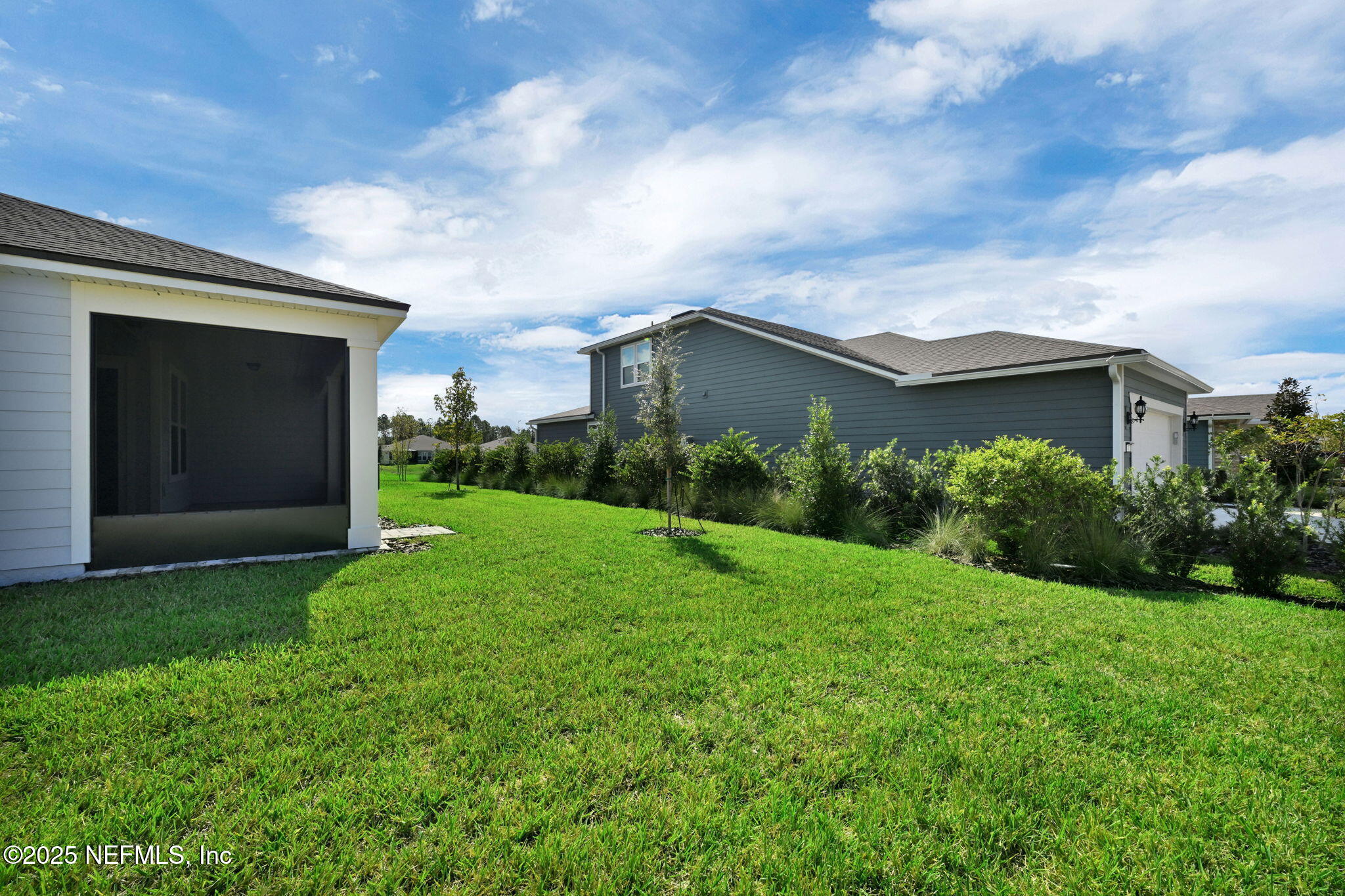 208 CURVED BAY Trail