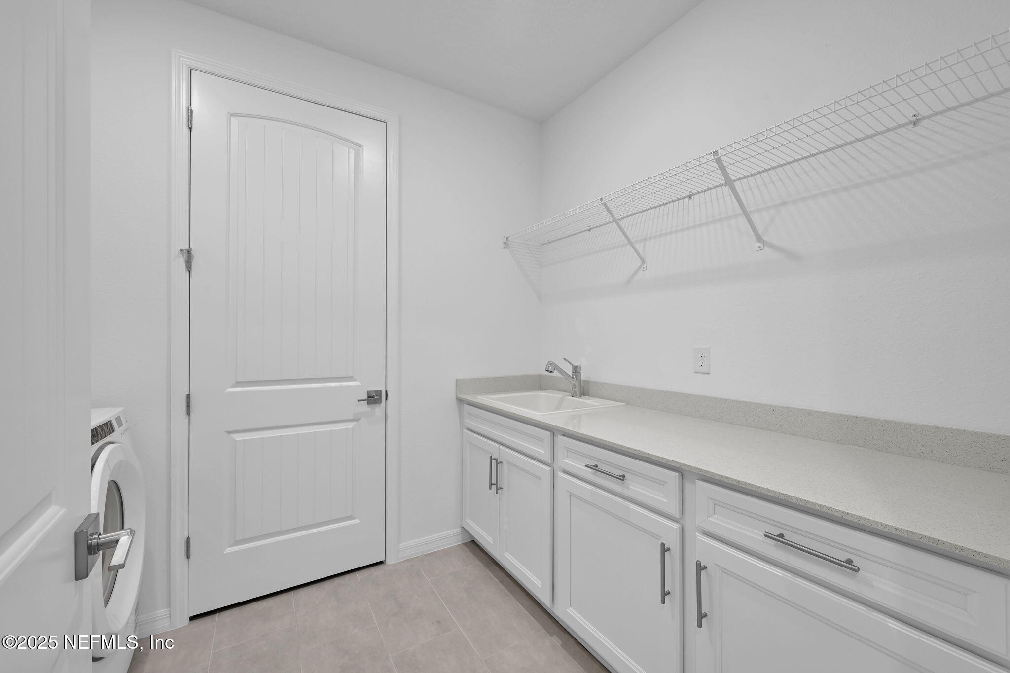 208 CURVED BAY Trail