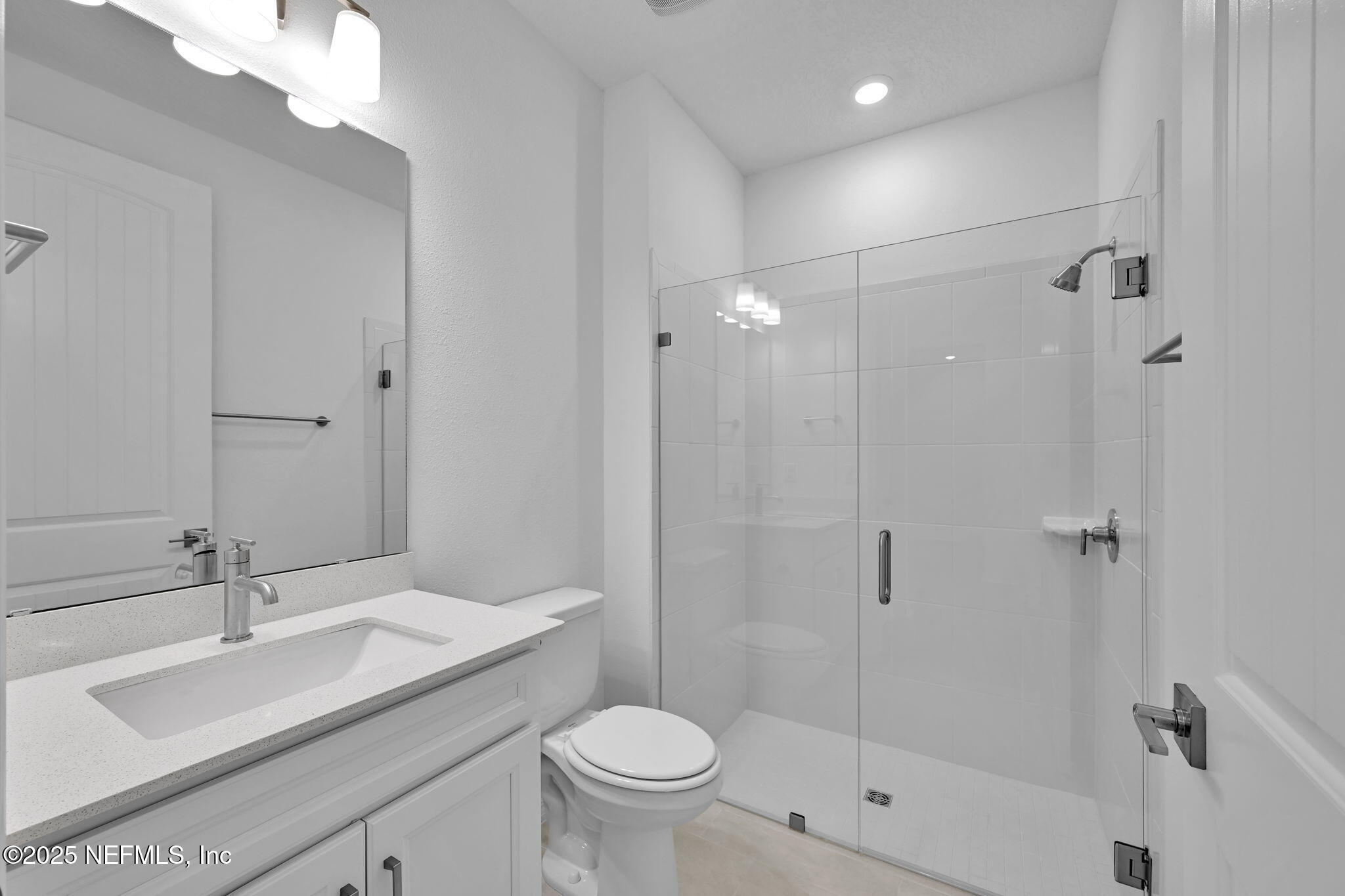 208 CURVED BAY Trail