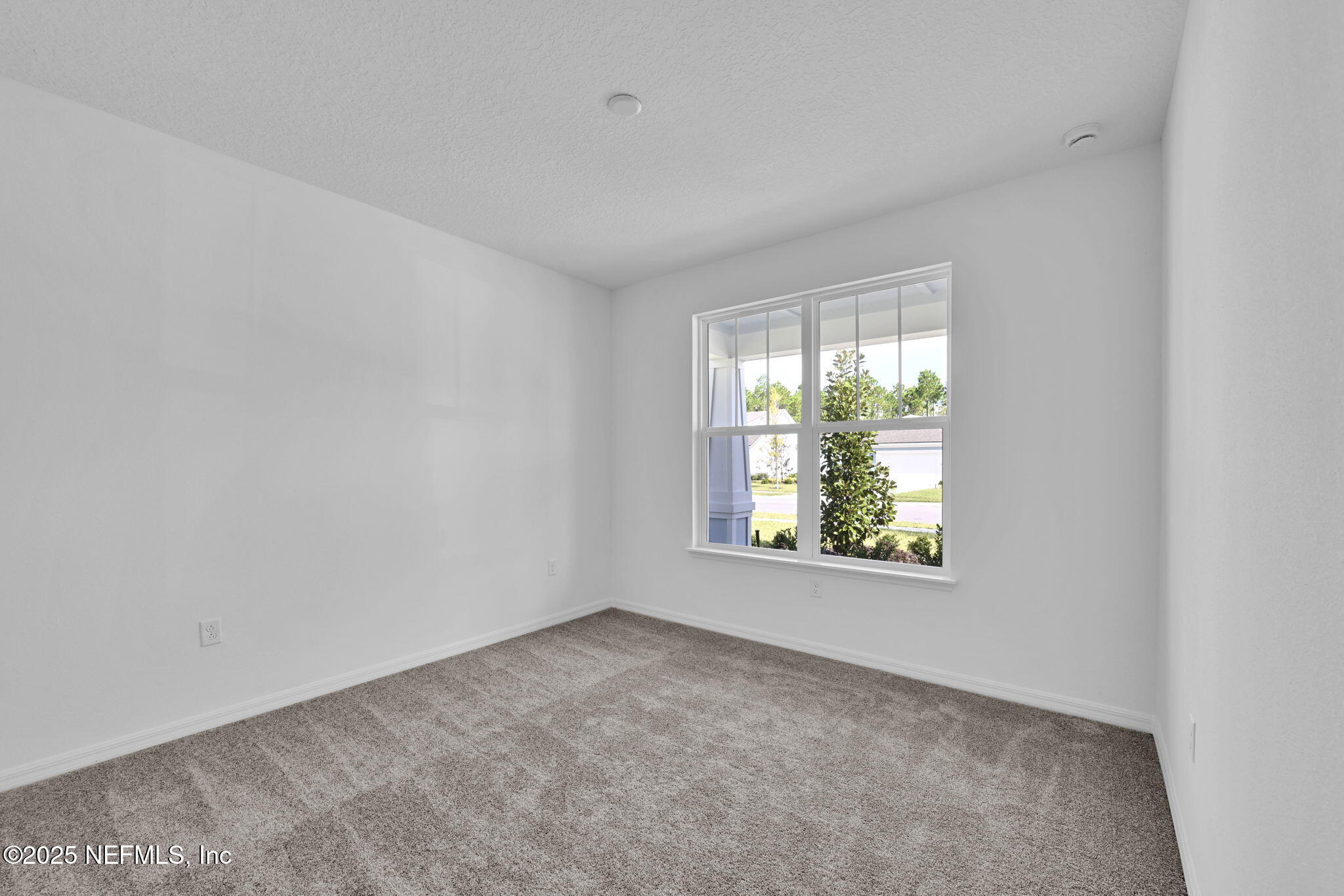 208 CURVED BAY Trail