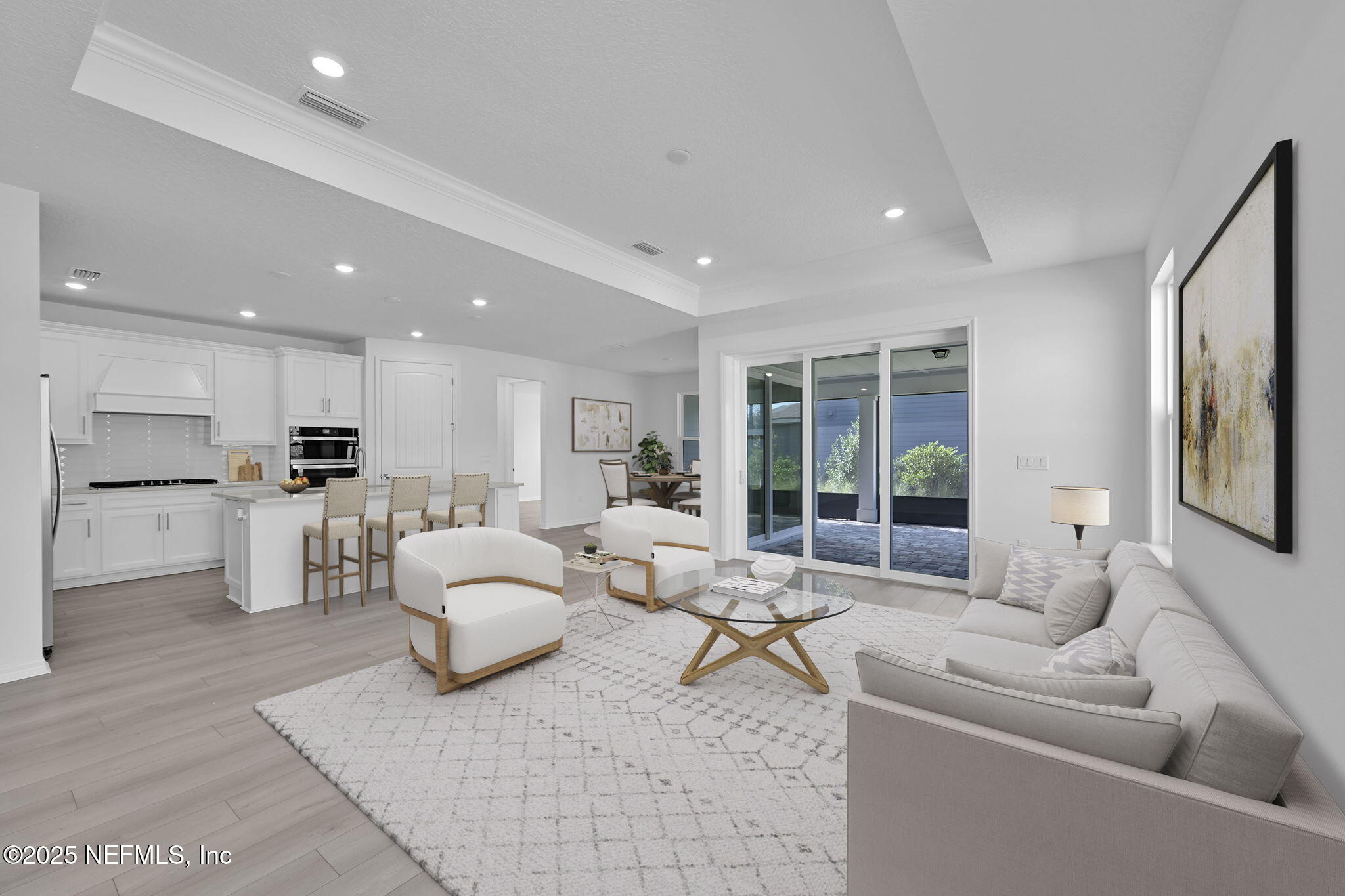 208 CURVED BAY Trail