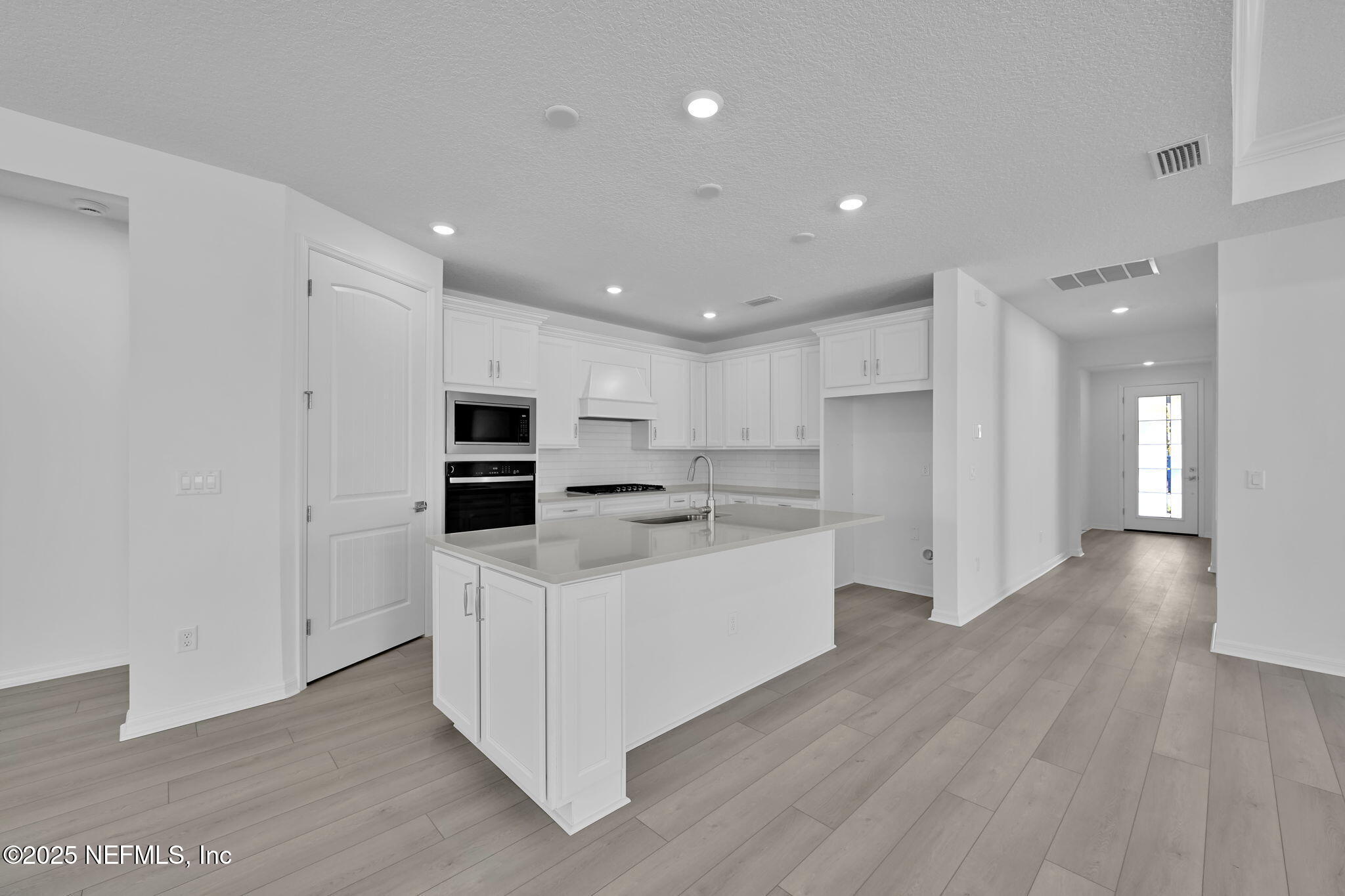 271 CURVED BAY Trail