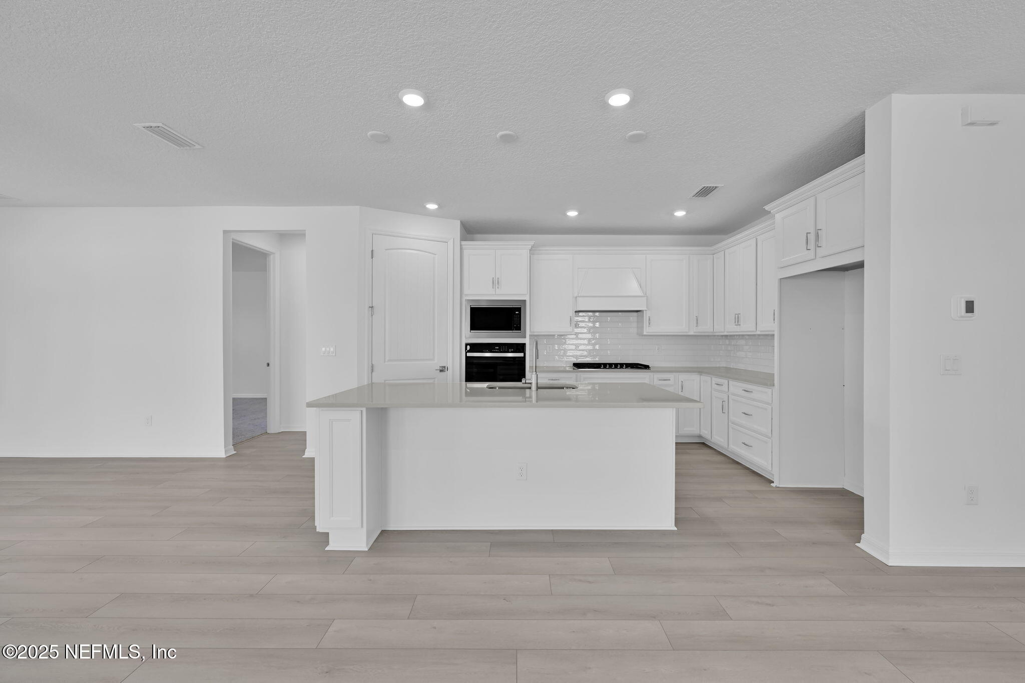 271 CURVED BAY Trail