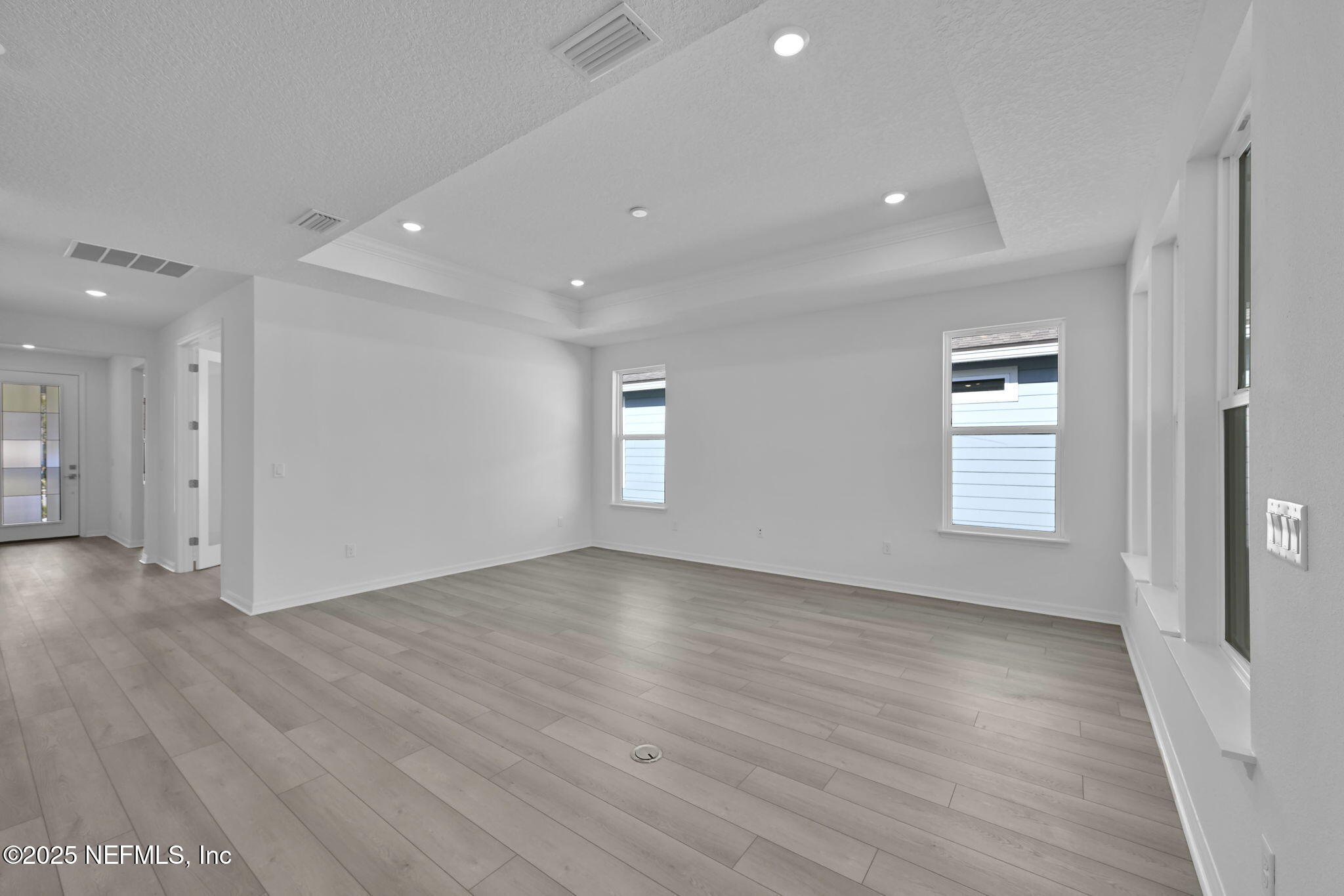 271 CURVED BAY Trail