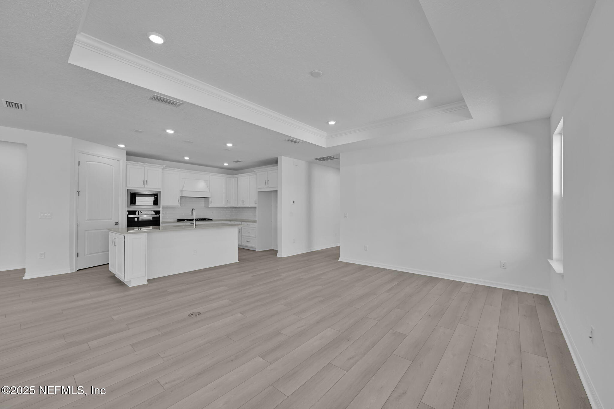 271 CURVED BAY Trail