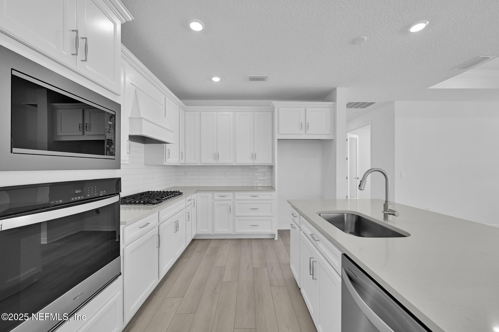 271 CURVED BAY Trail