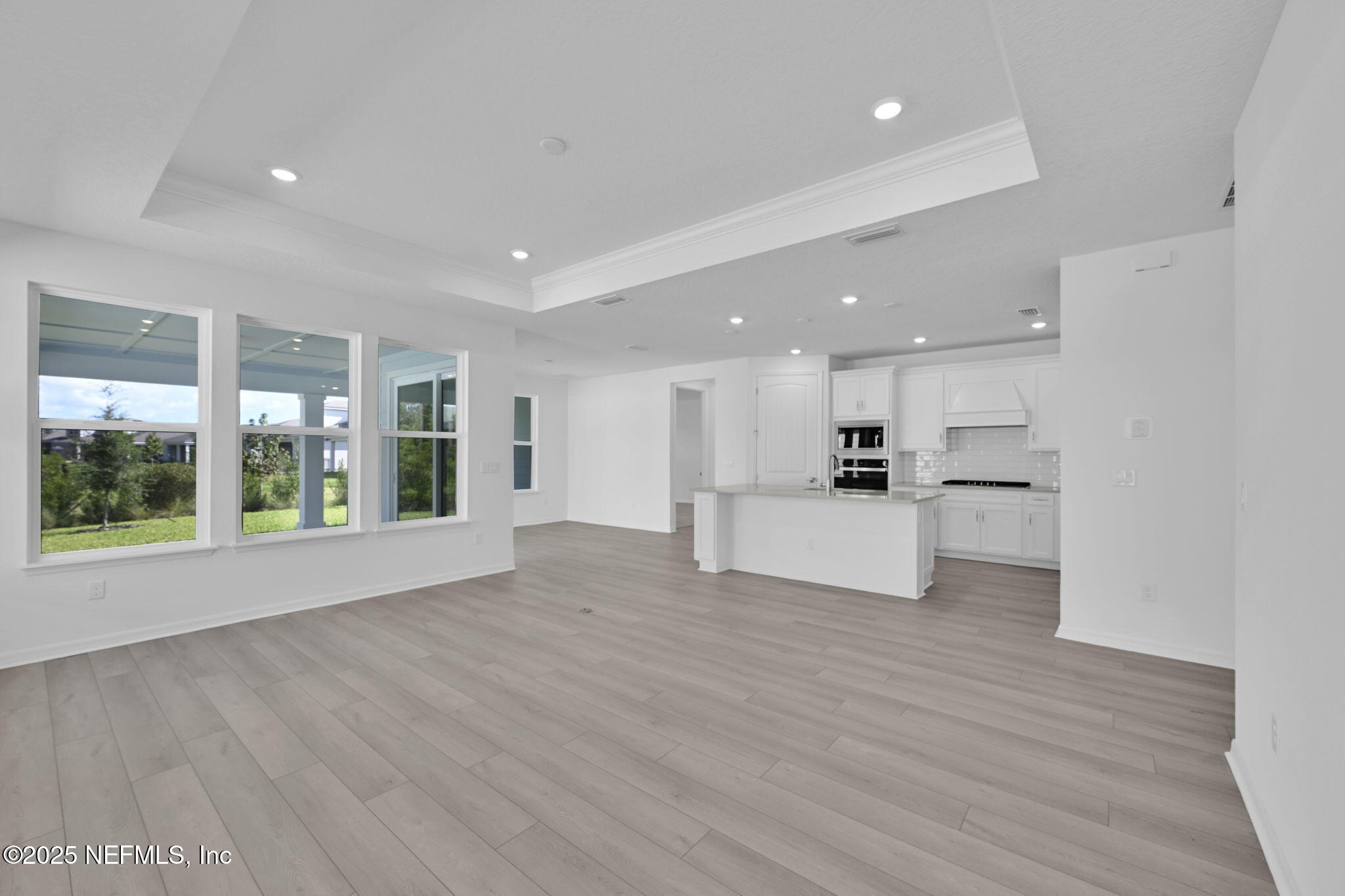 271 CURVED BAY Trail