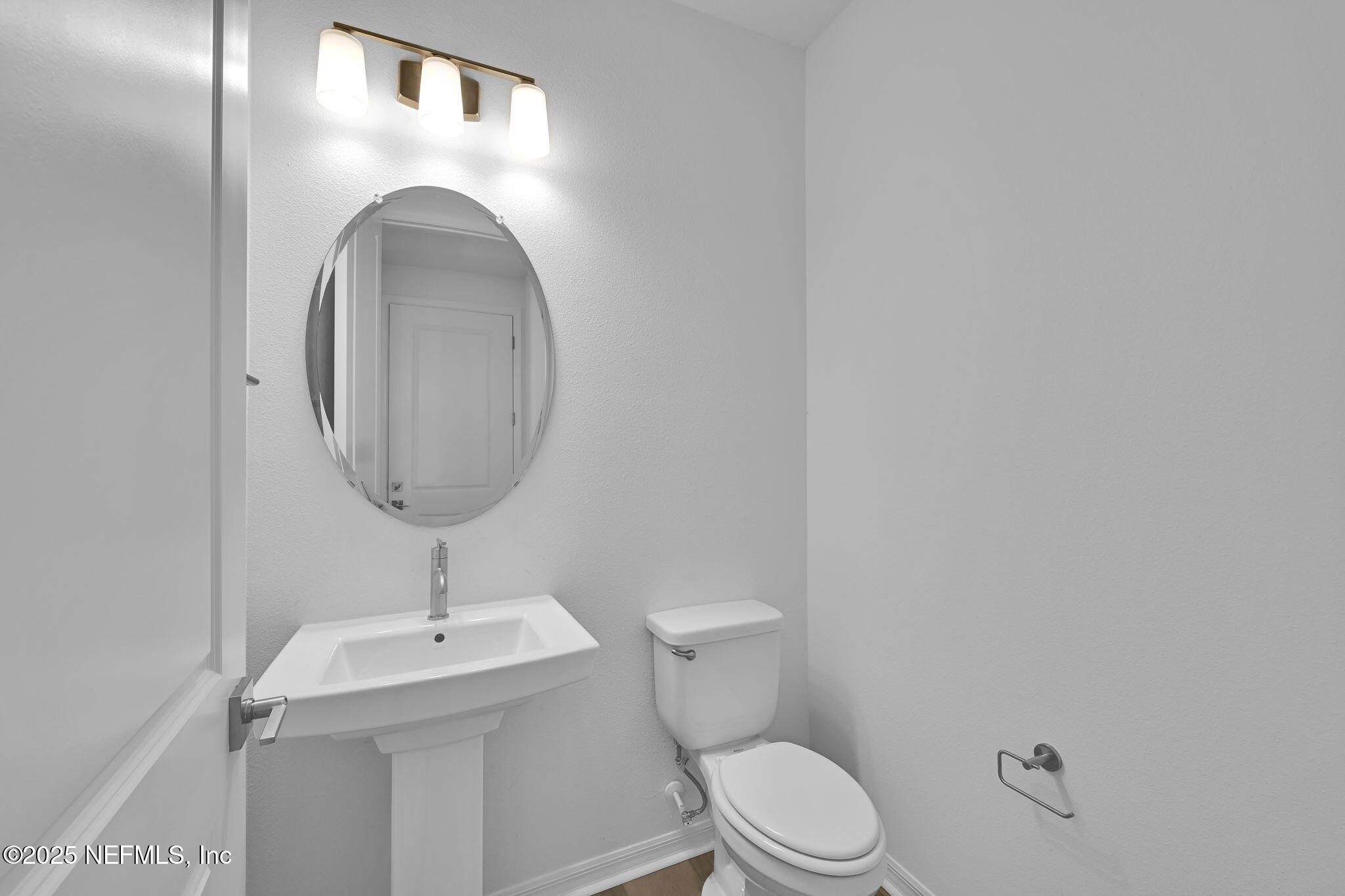 916 CURVED BAY Trail