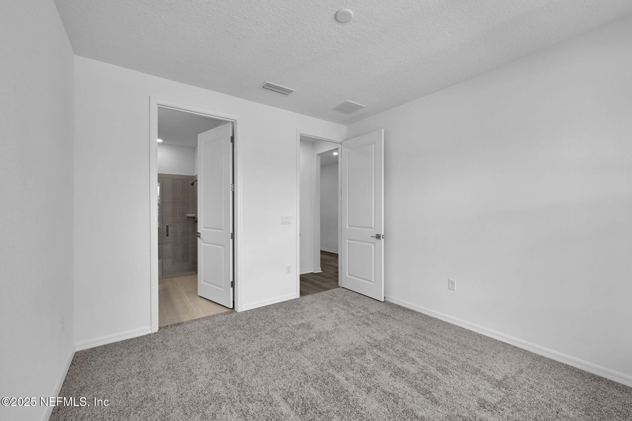 916 CURVED BAY Trail