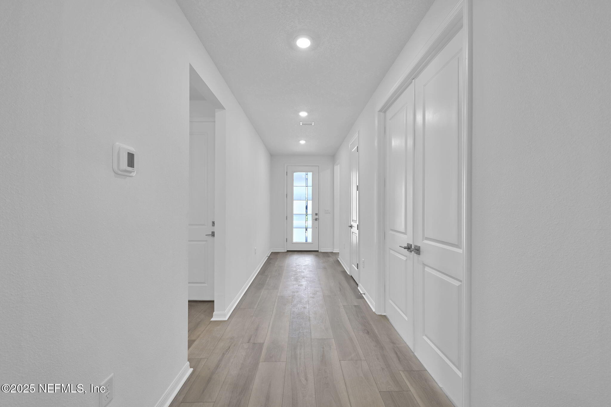 916 CURVED BAY Trail