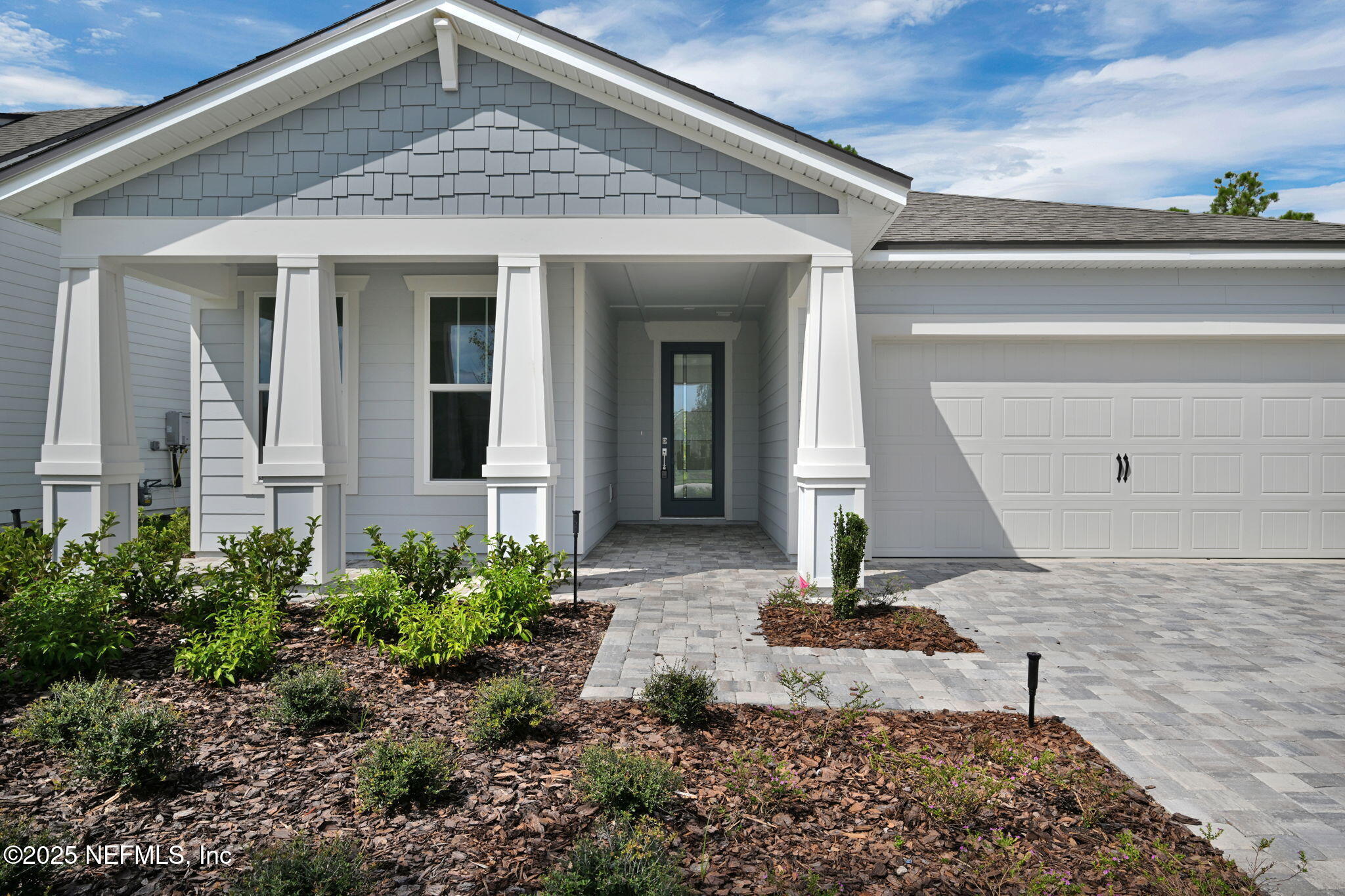 916 CURVED BAY Trail