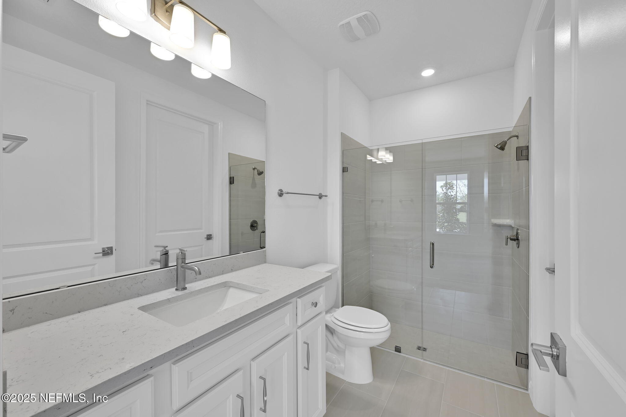 916 CURVED BAY Trail