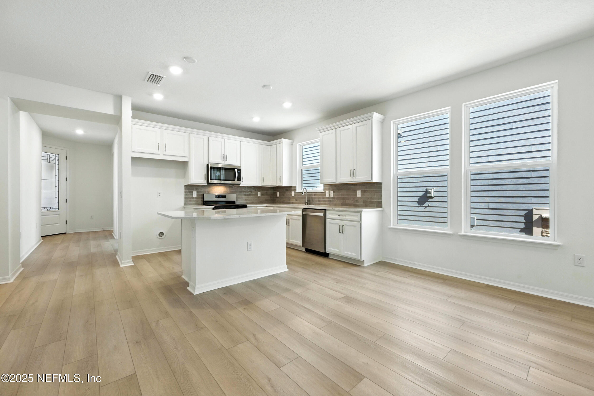 81 GLENHURST Avenue