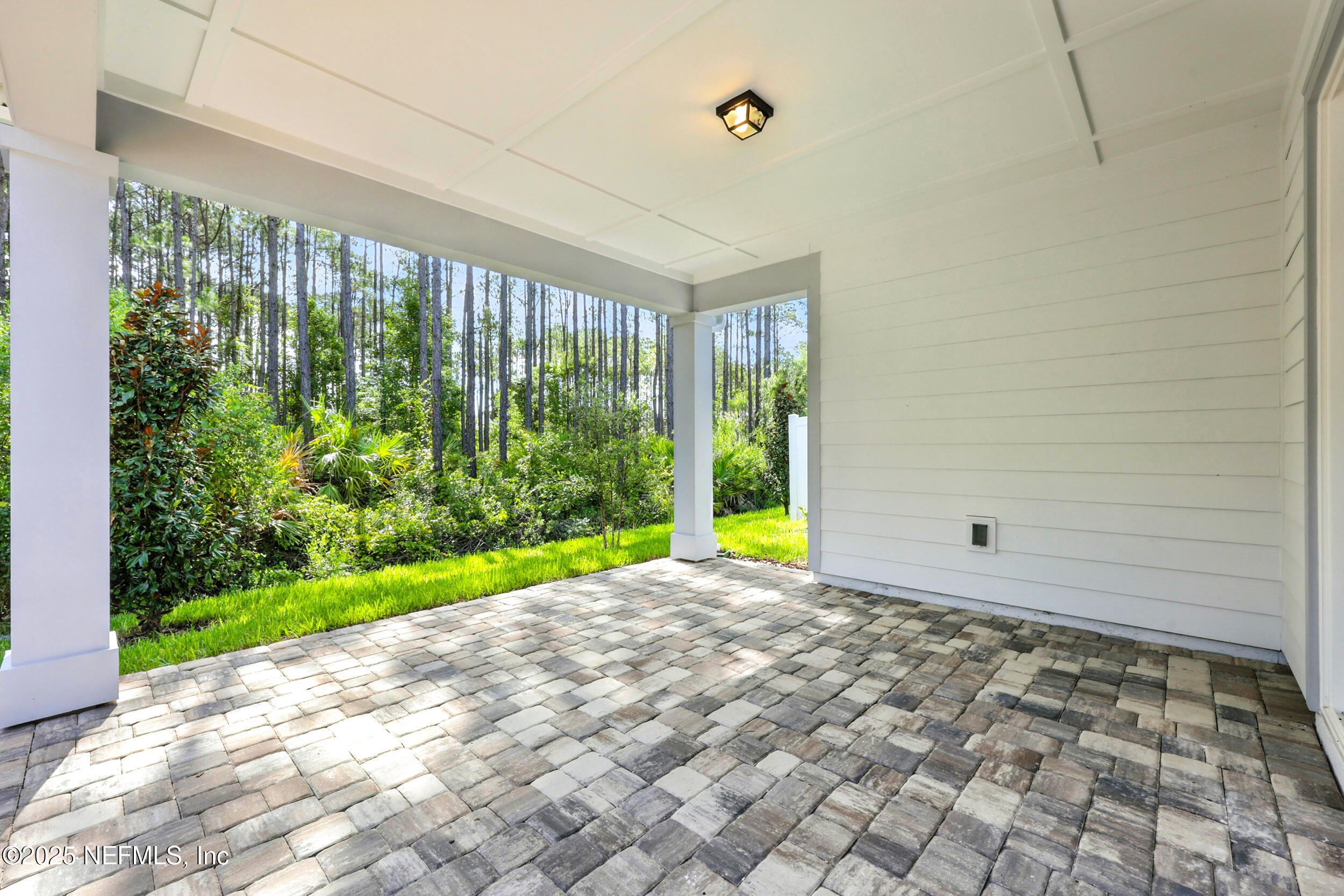 81 GLENHURST Avenue