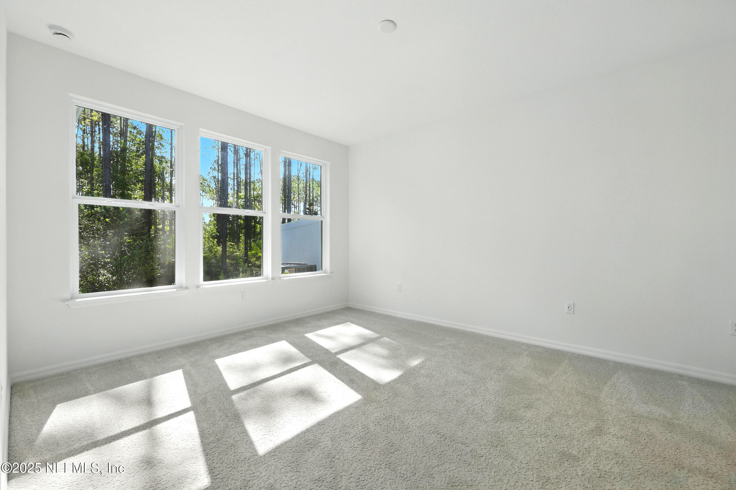 81 GLENHURST Avenue