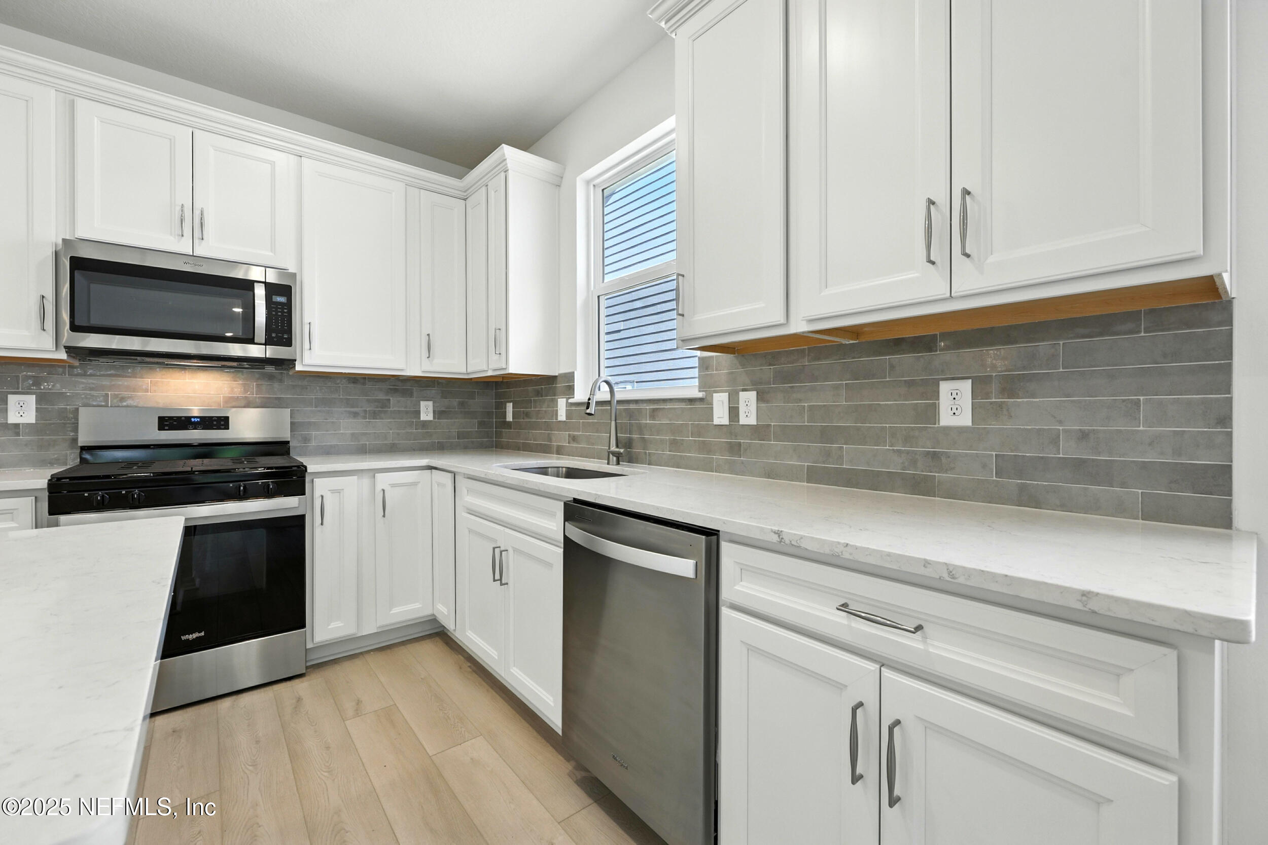 81 GLENHURST Avenue