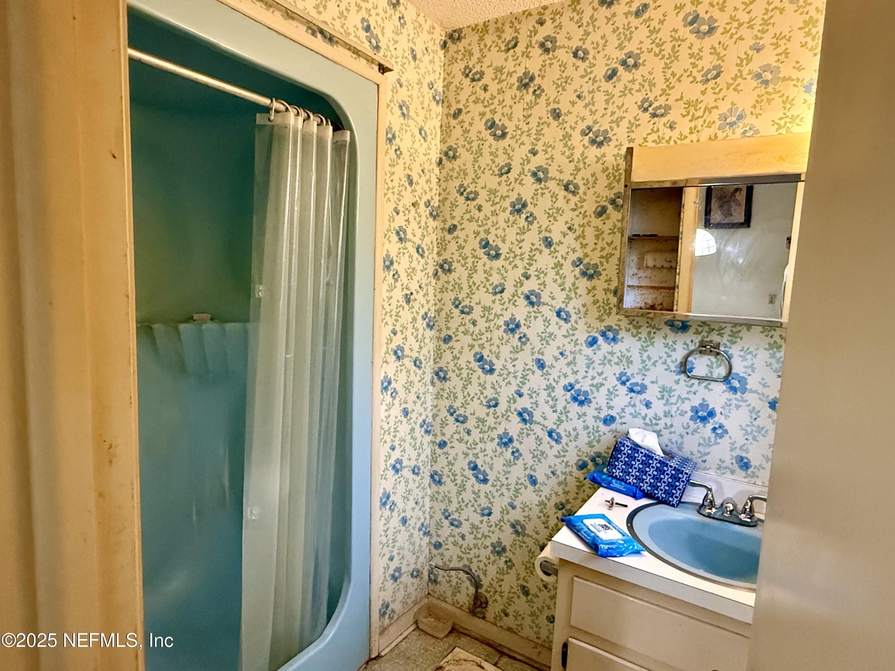 2901 GORDON Street E