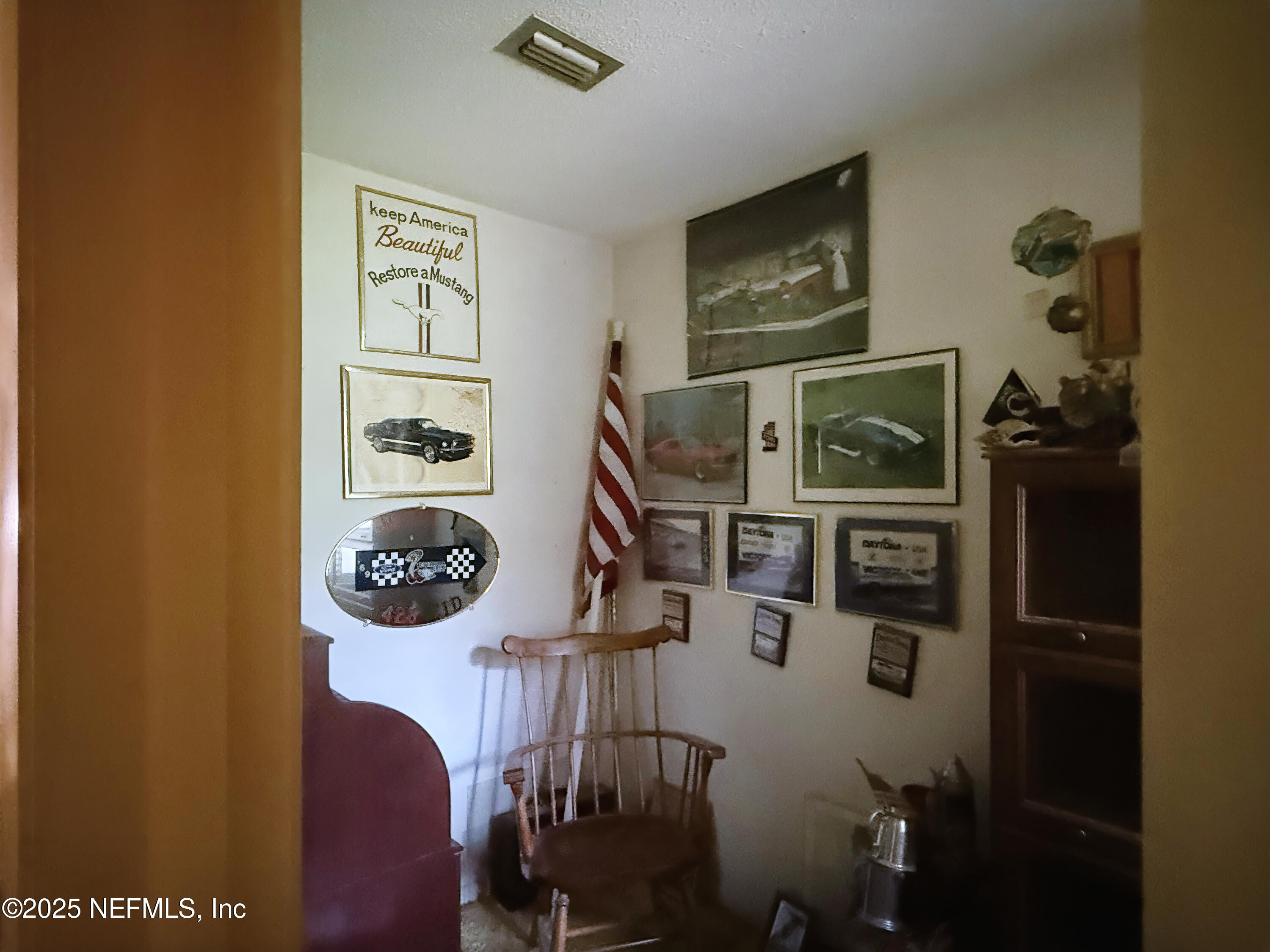 2901 GORDON Street E