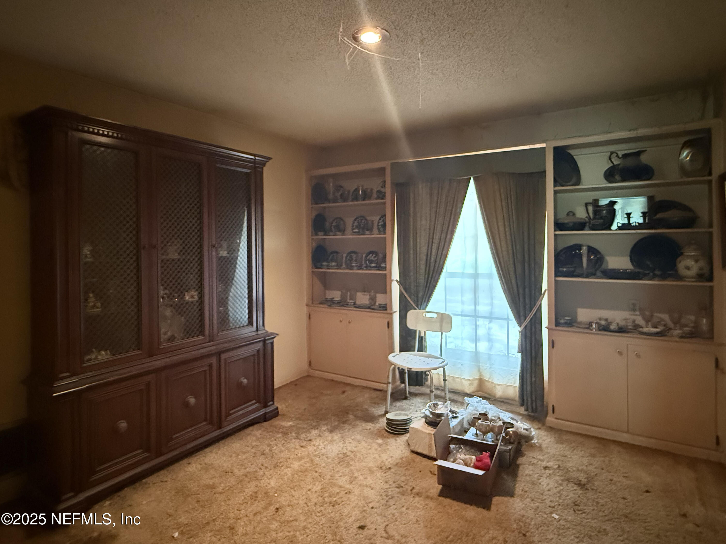 2901 GORDON Street E