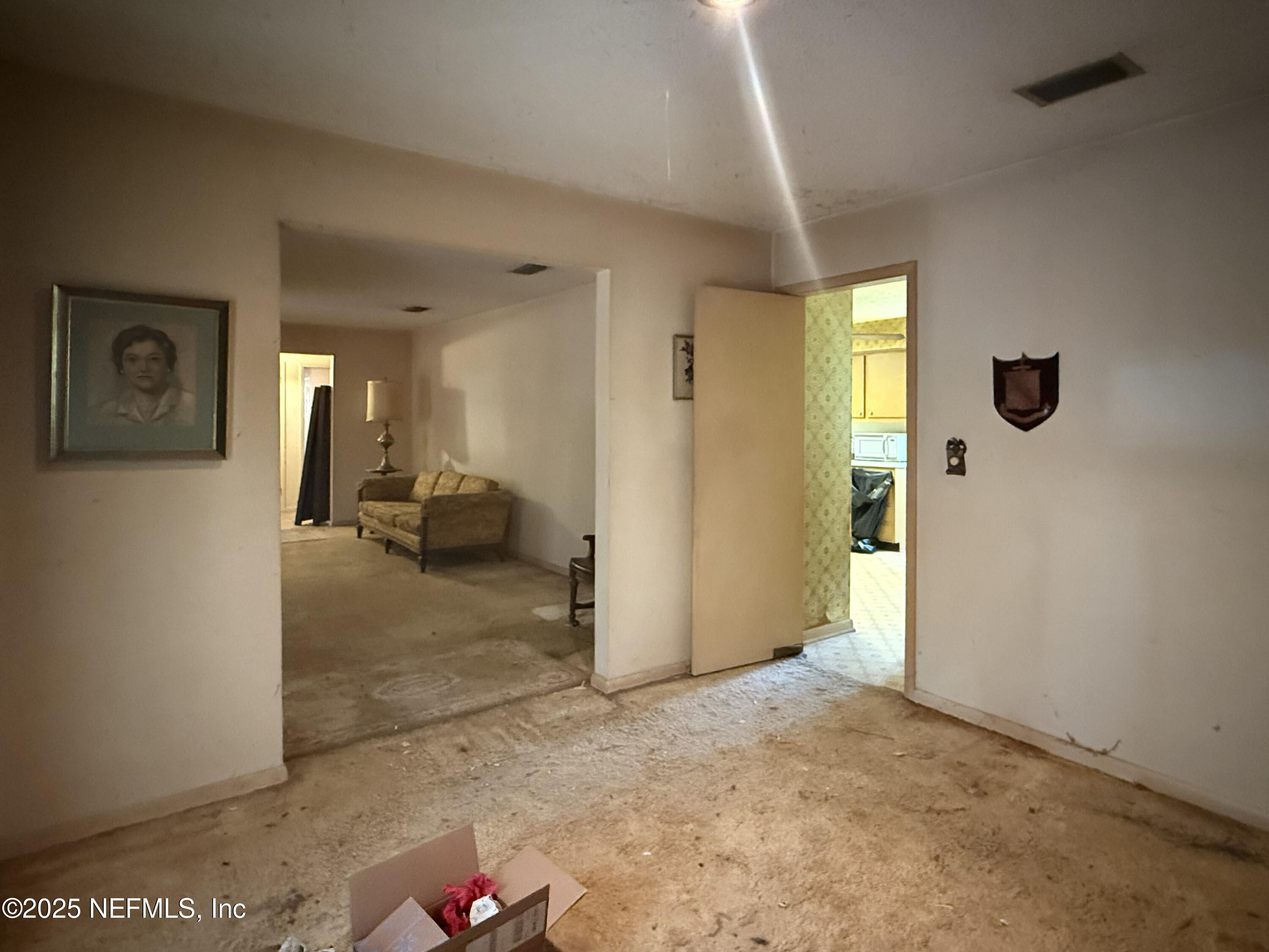 2901 GORDON Street E