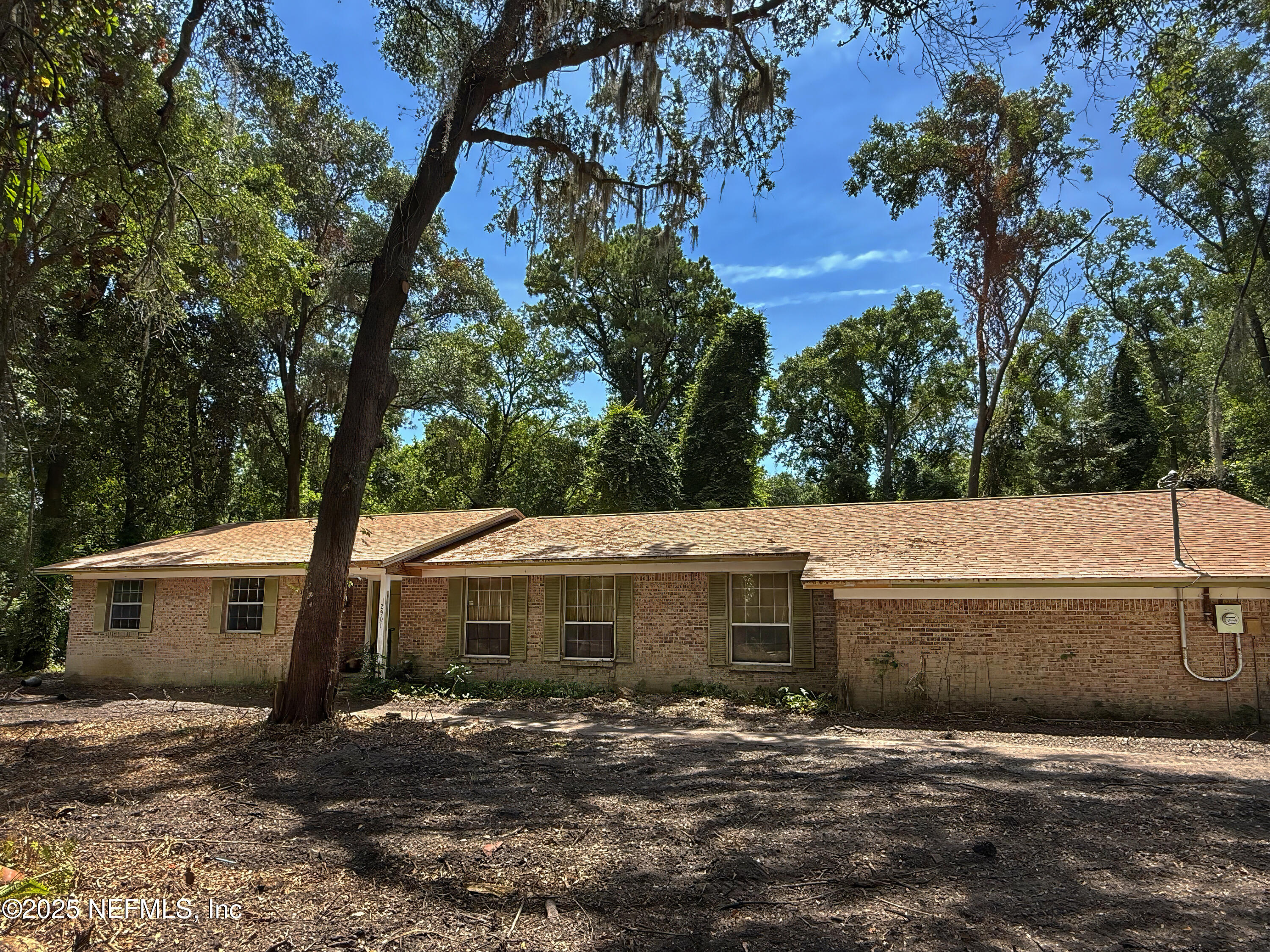 2901 GORDON Street E