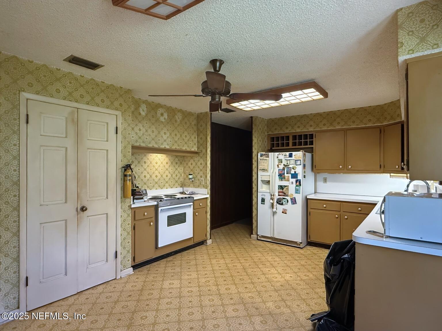 2901 GORDON Street E