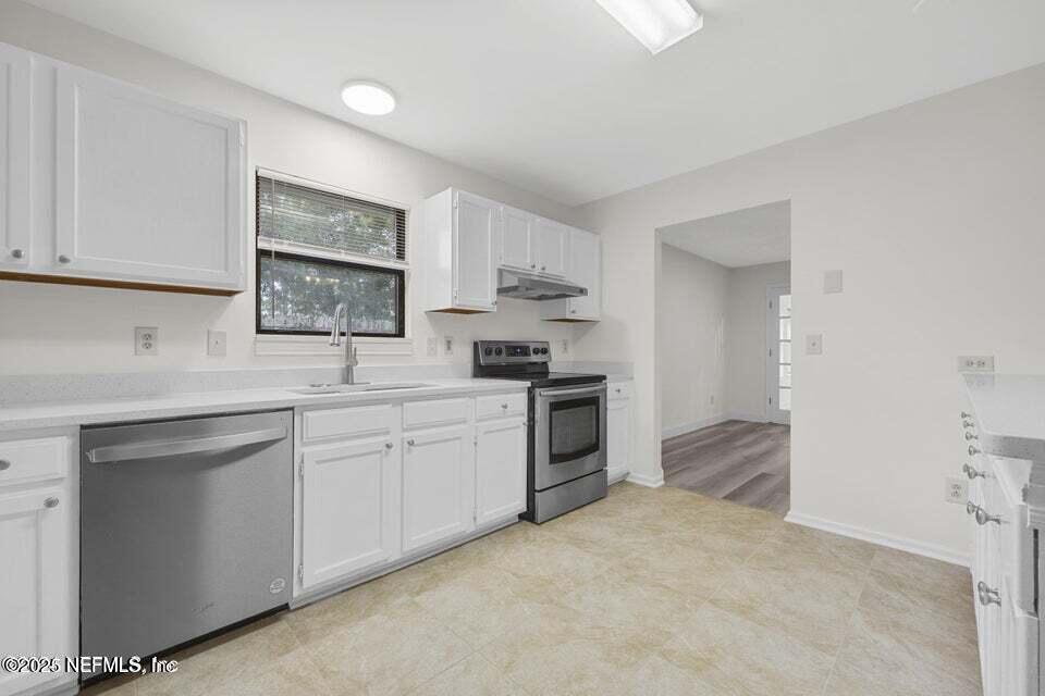 8426 SANTANA Court