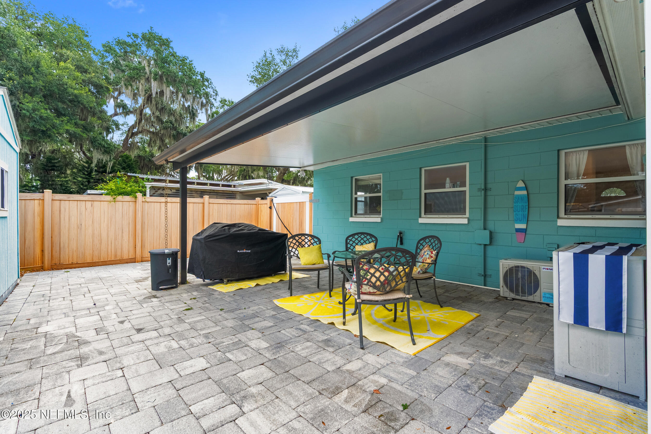 1129 SEBAGO Avenue S