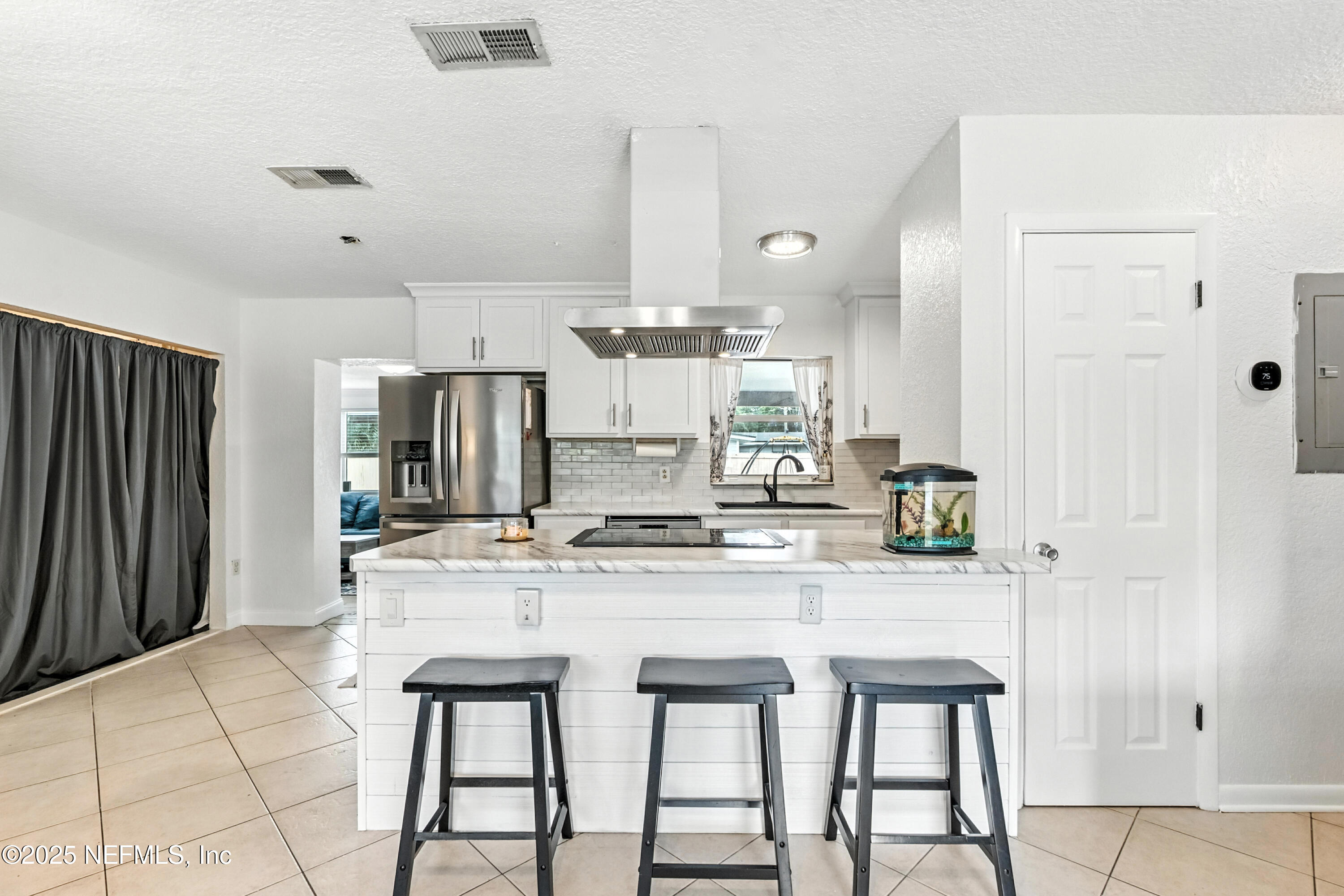 1129 SEBAGO Avenue S