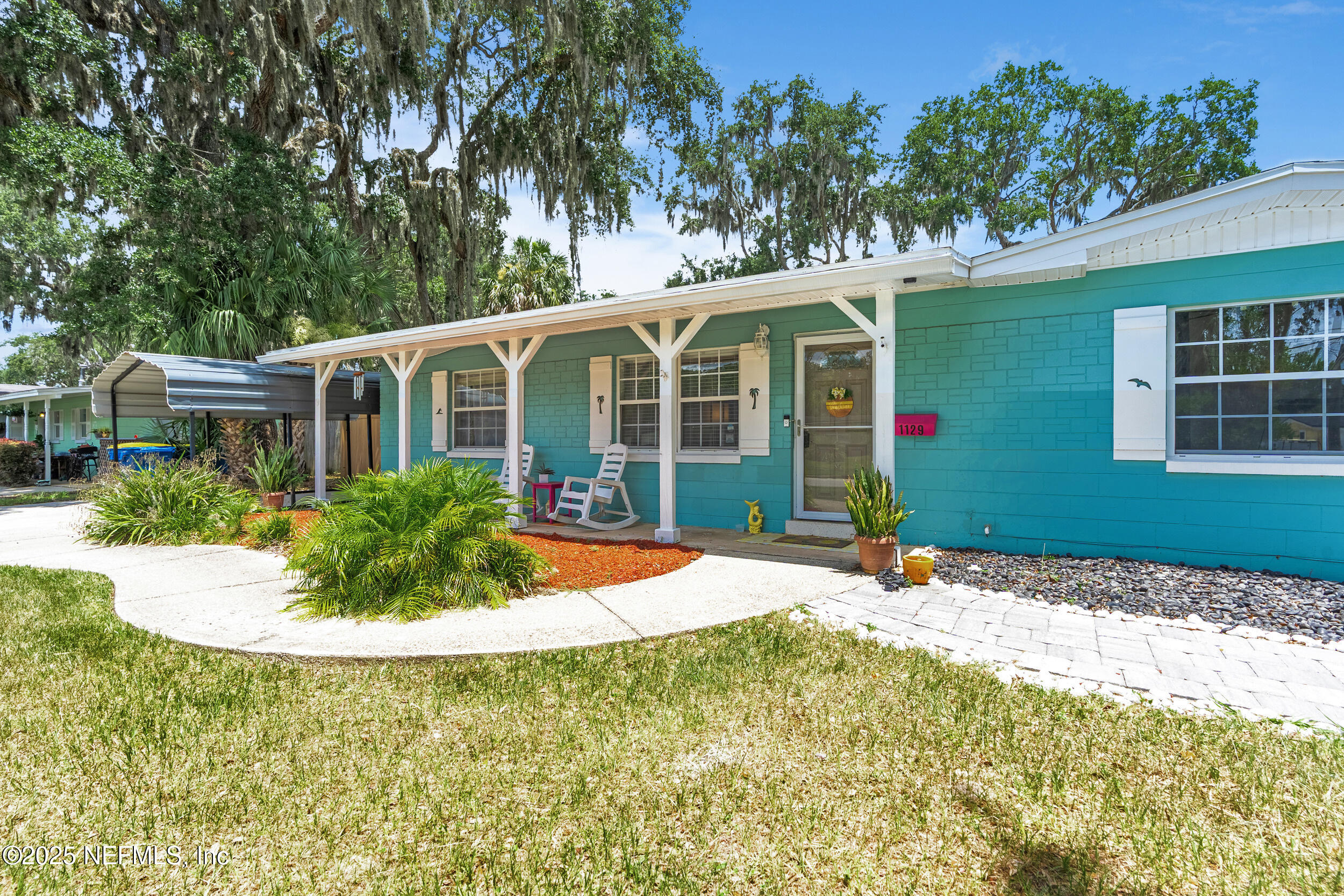 1129 SEBAGO Avenue S