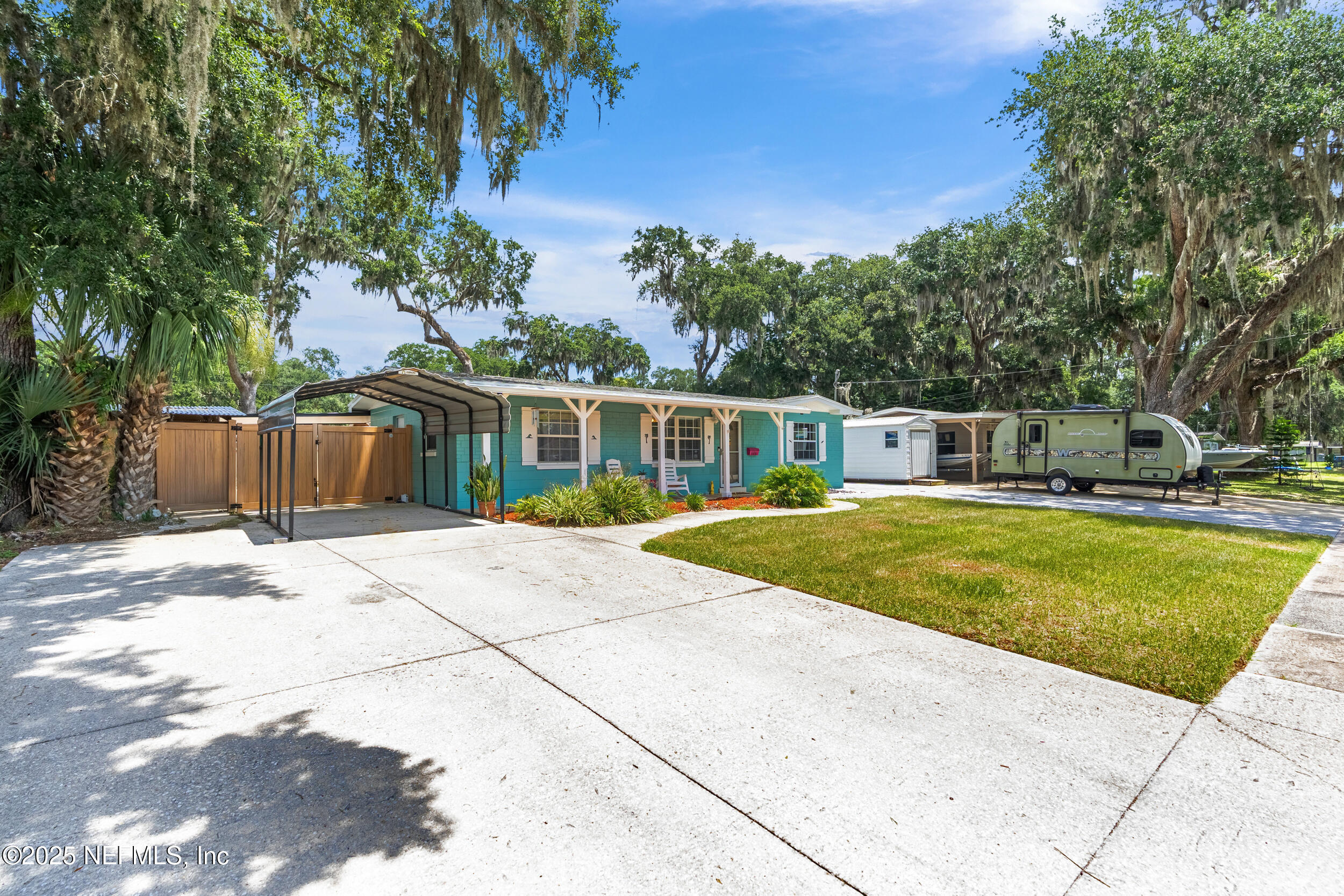 1129 SEBAGO Avenue S