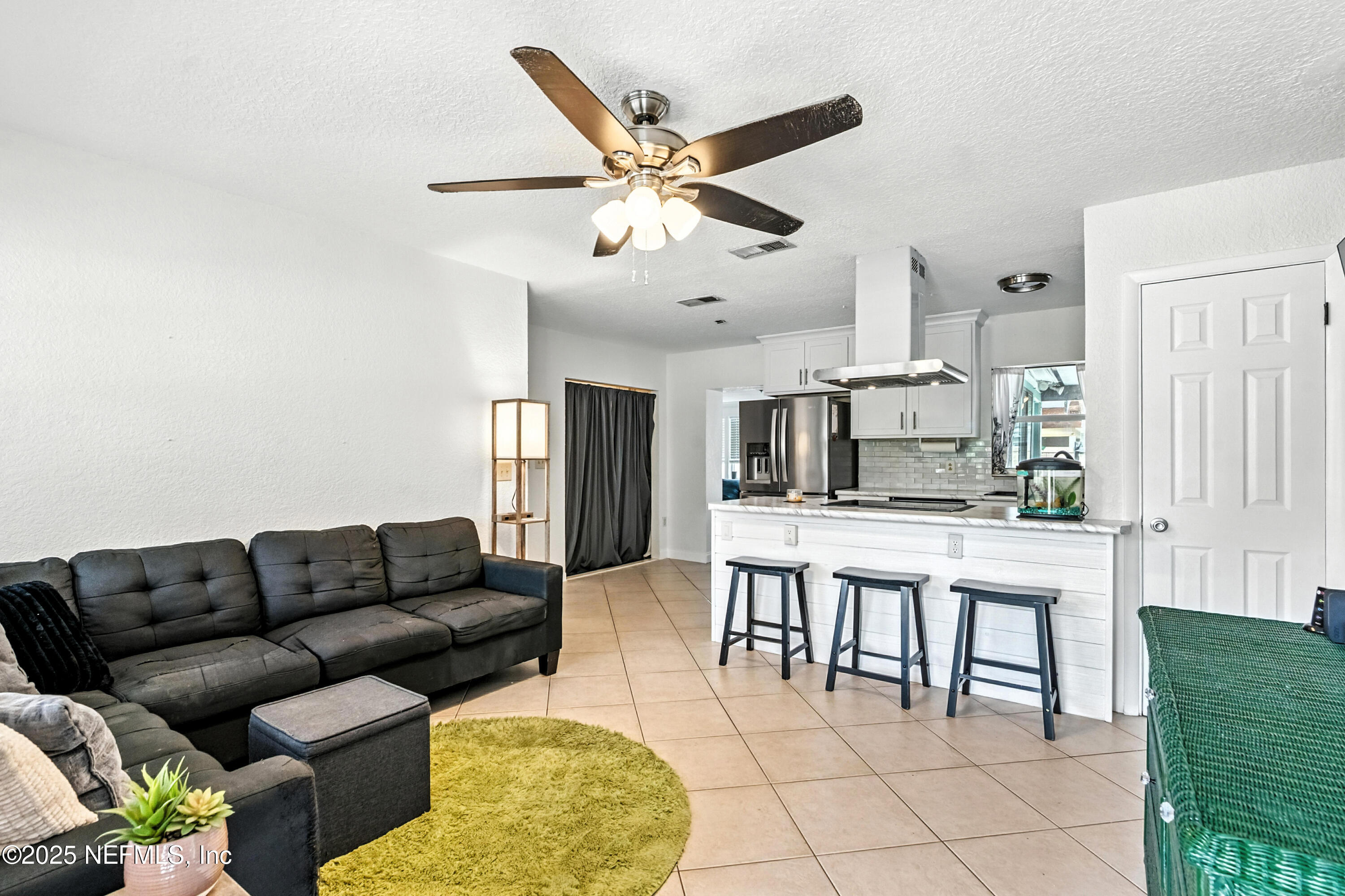 1129 SEBAGO Avenue S