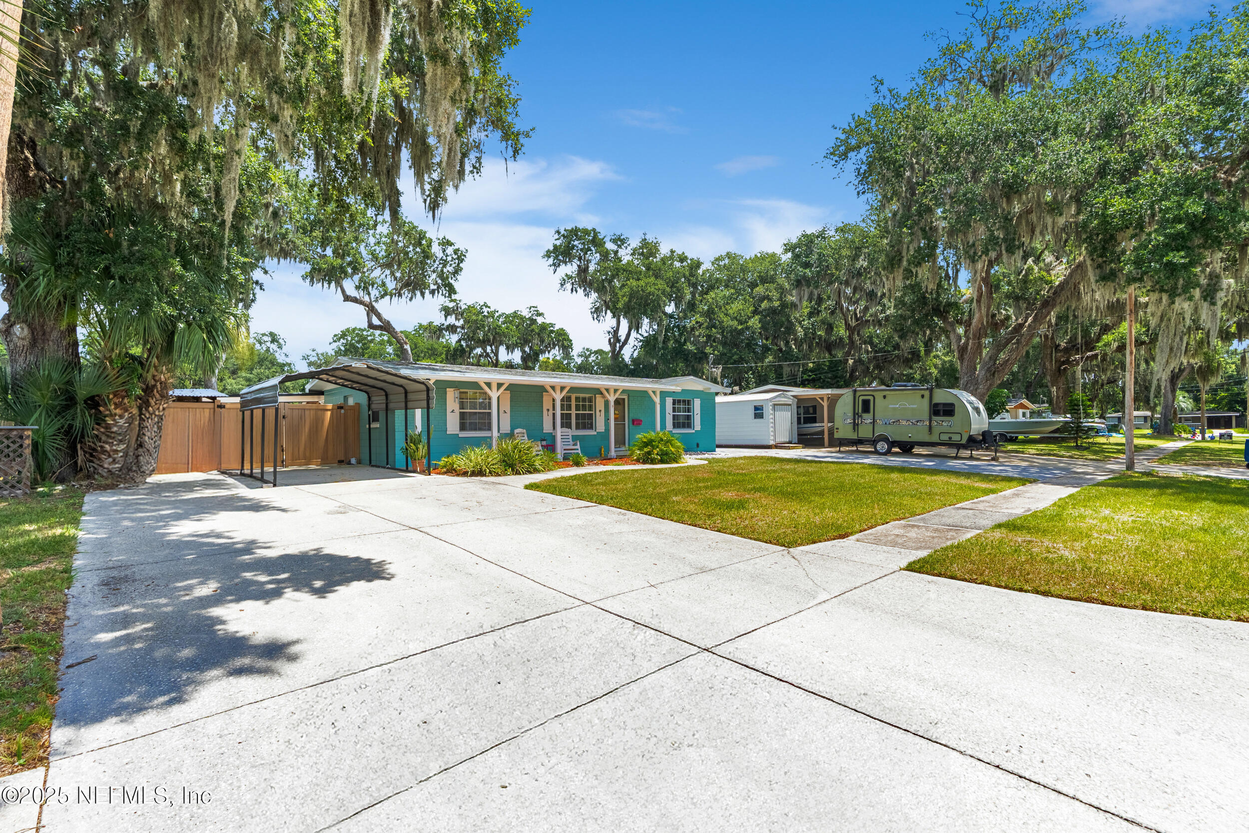 1129 SEBAGO Avenue S