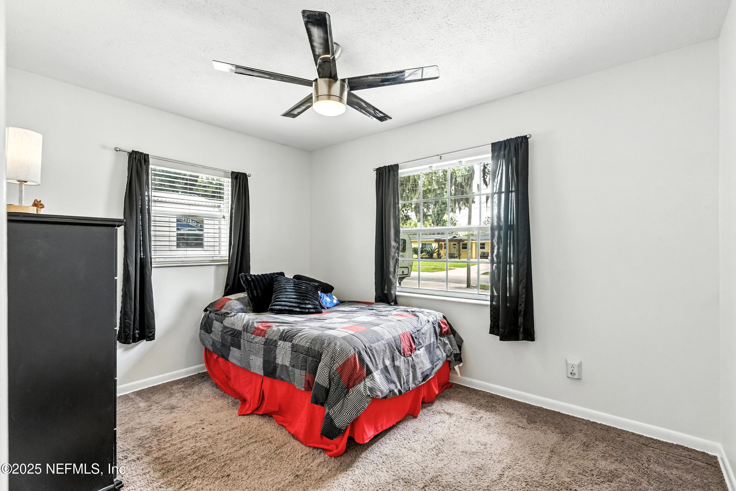 1129 SEBAGO Avenue S