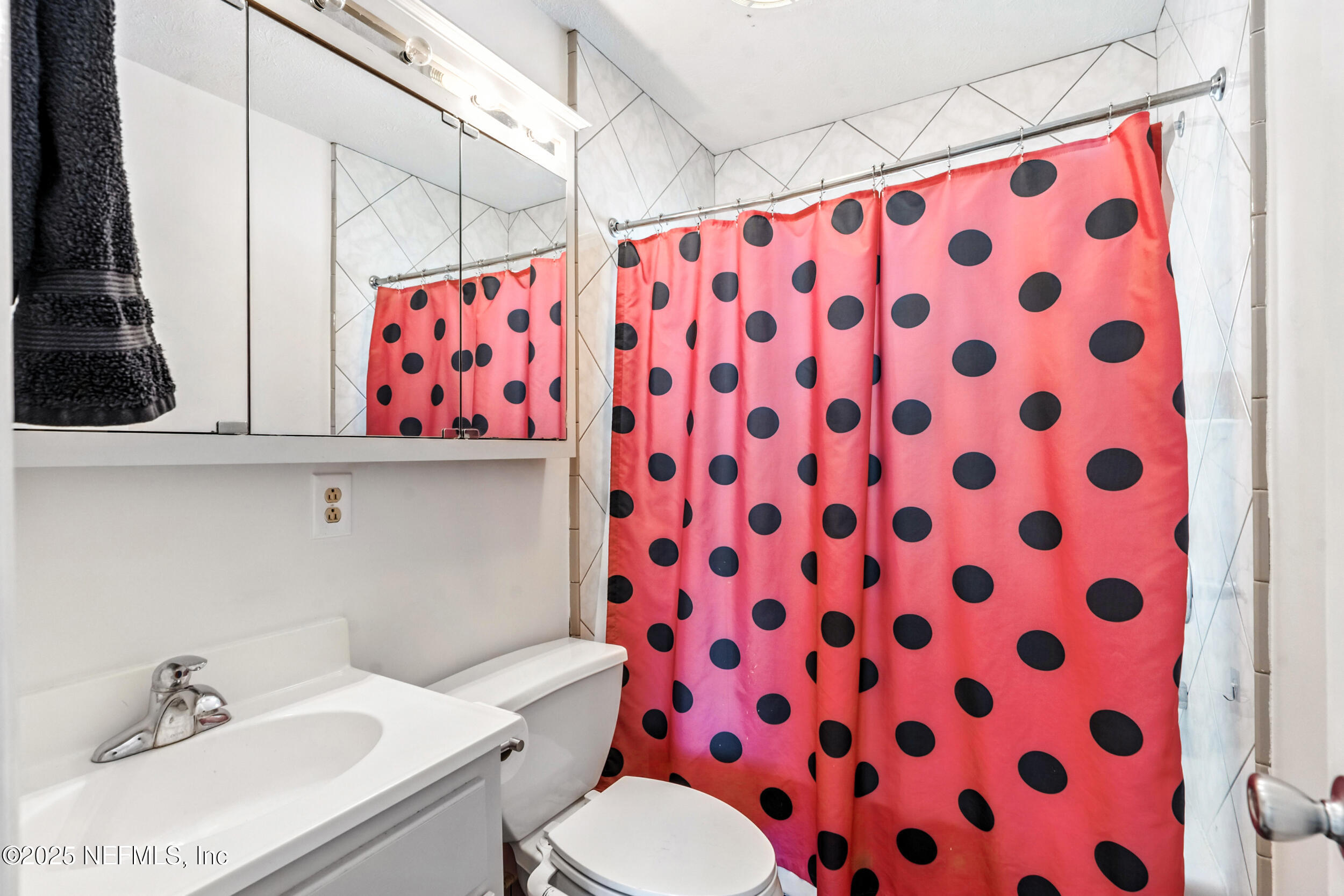 1129 SEBAGO Avenue S