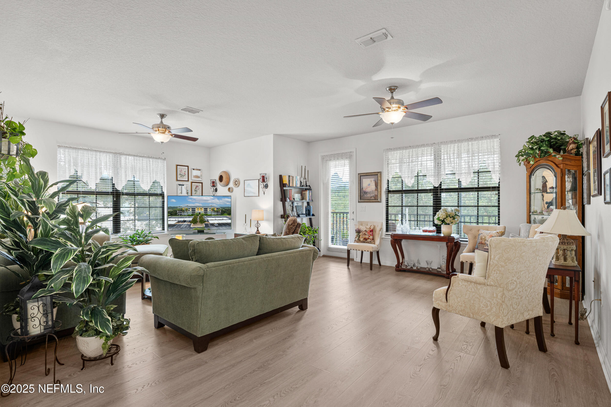 192 ORCHARD PASS Avenue, 522