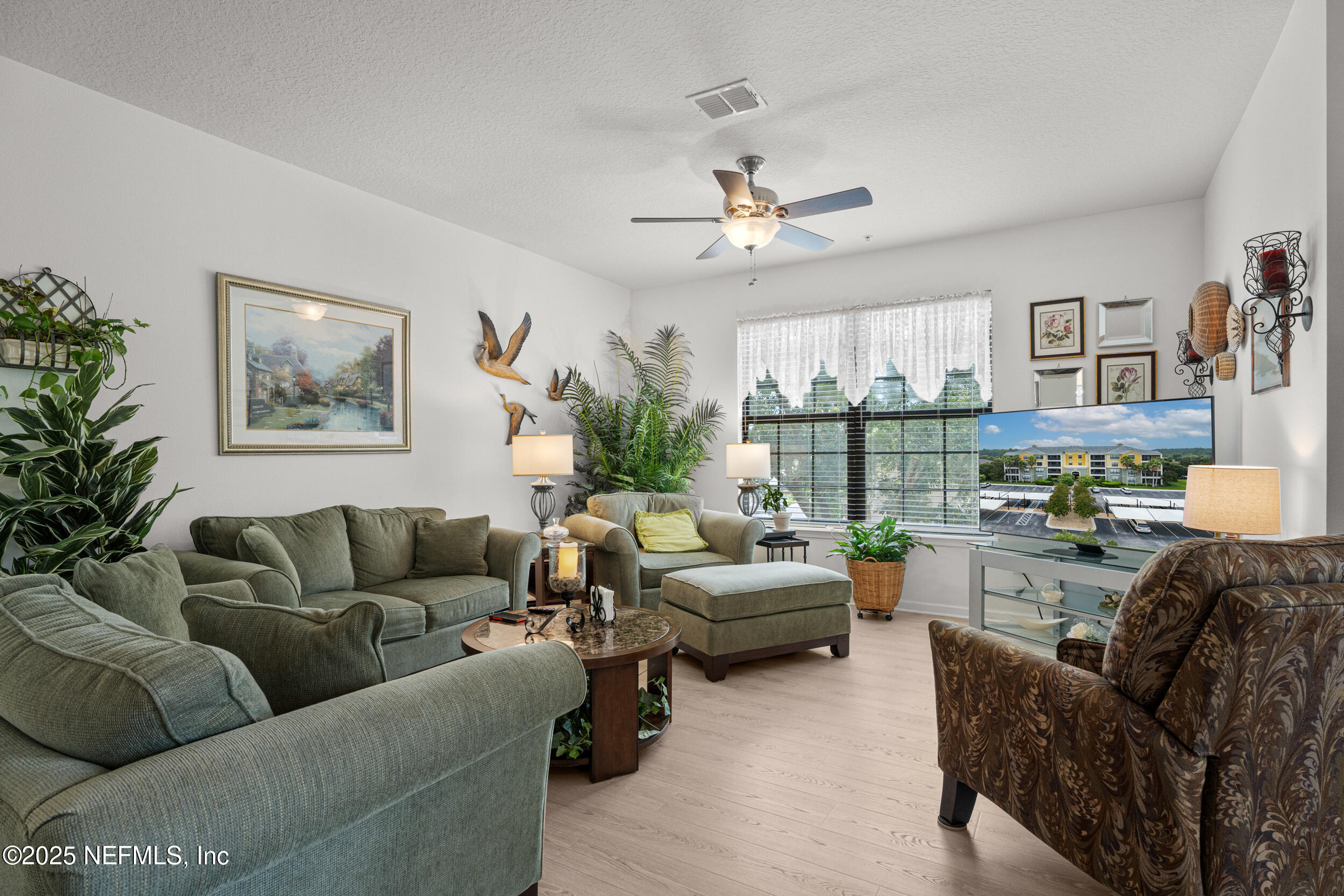 192 ORCHARD PASS Avenue, 522