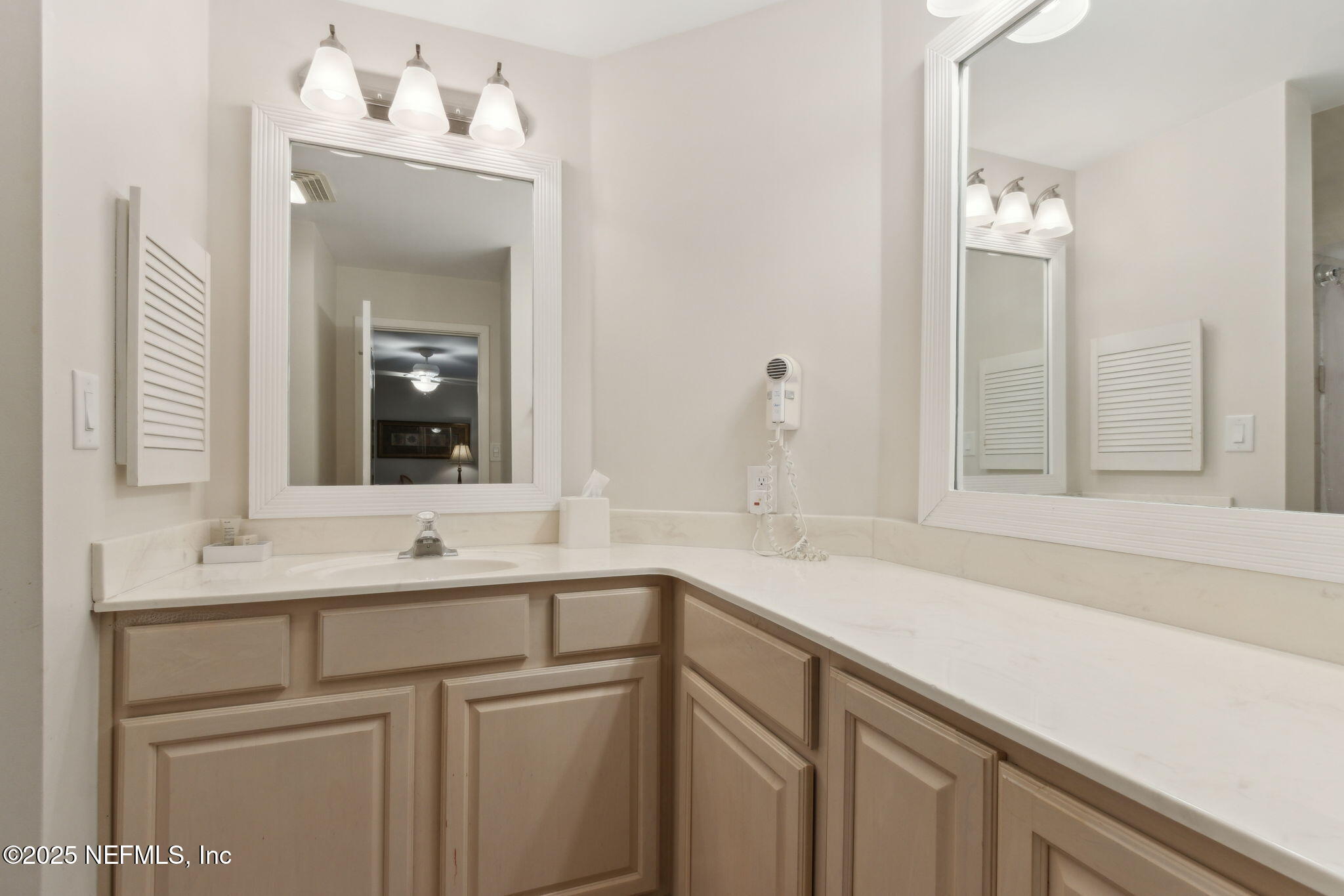2326/2328 BOXWOOD Lane