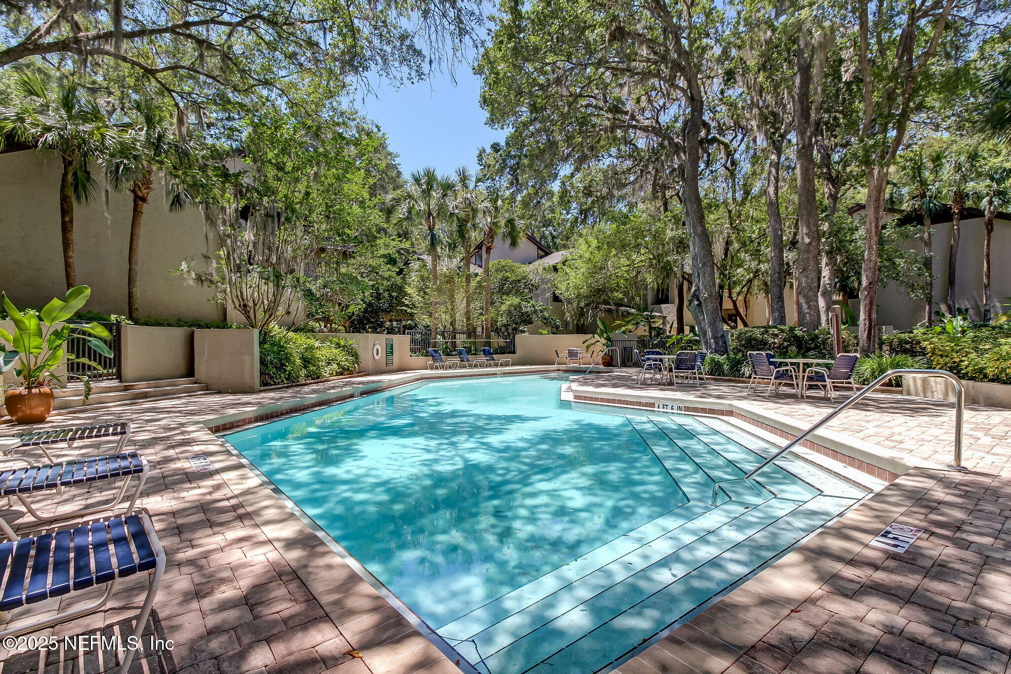 2326/2328 BOXWOOD Lane