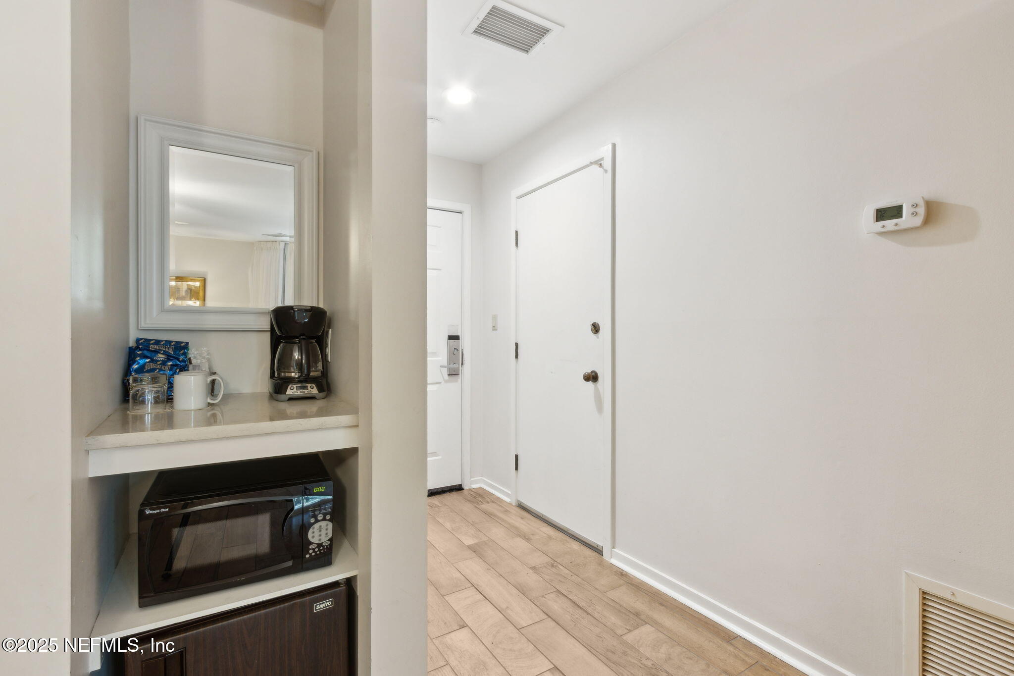 2326/2328 BOXWOOD Lane