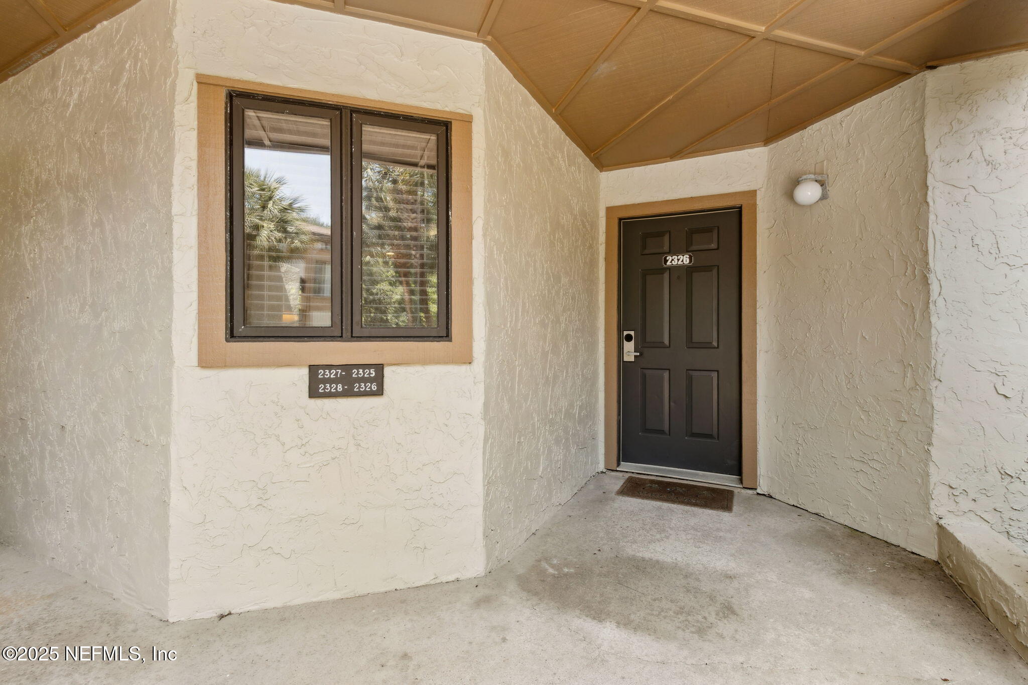 2326/2328 BOXWOOD Lane