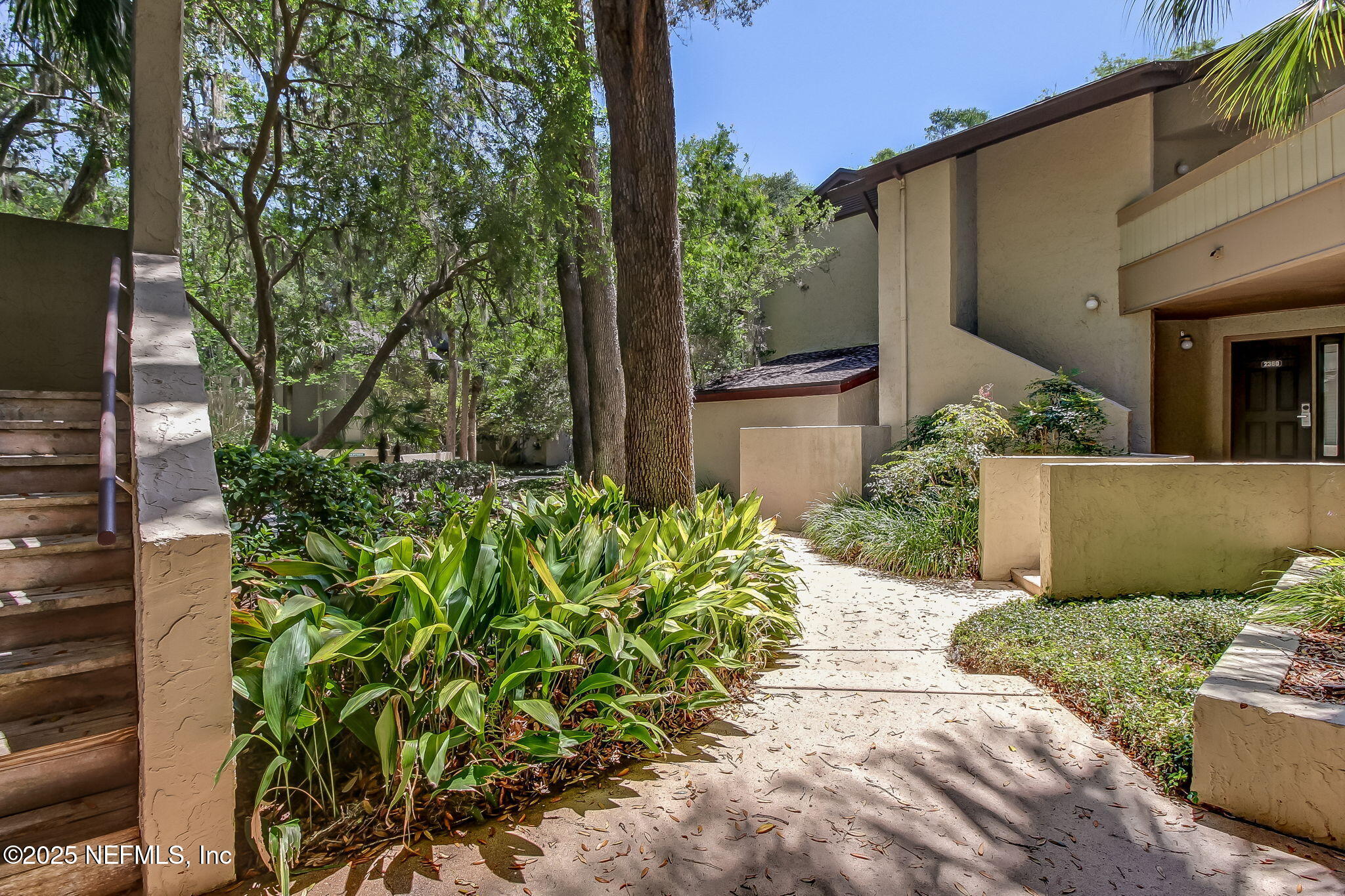 2326/2328 BOXWOOD Lane
